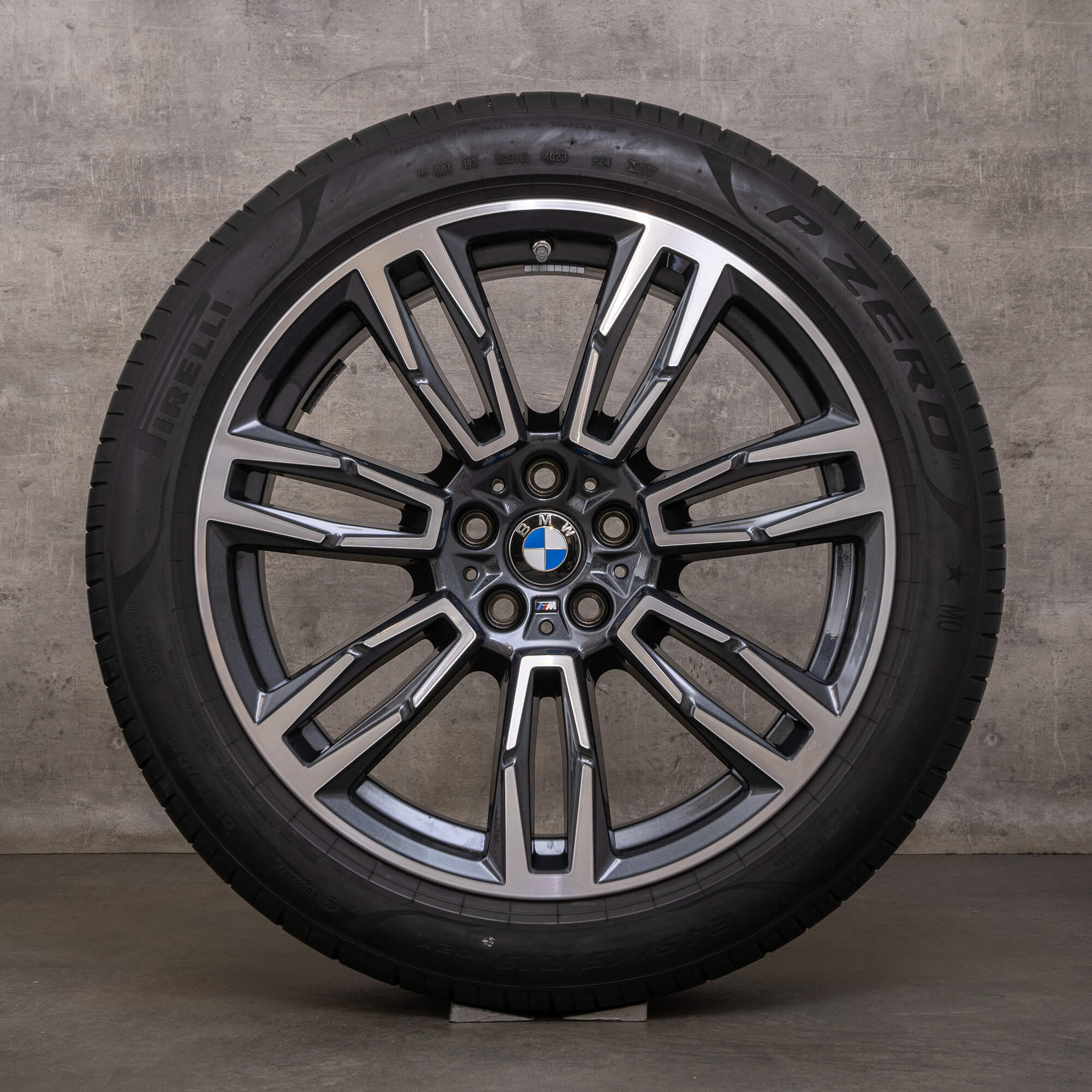 Oryginalał BMW serii 5 i5 koła zimowe 19 cali G60 G61 felgi Styling 935 M 5A324E0 czarne Polerowane