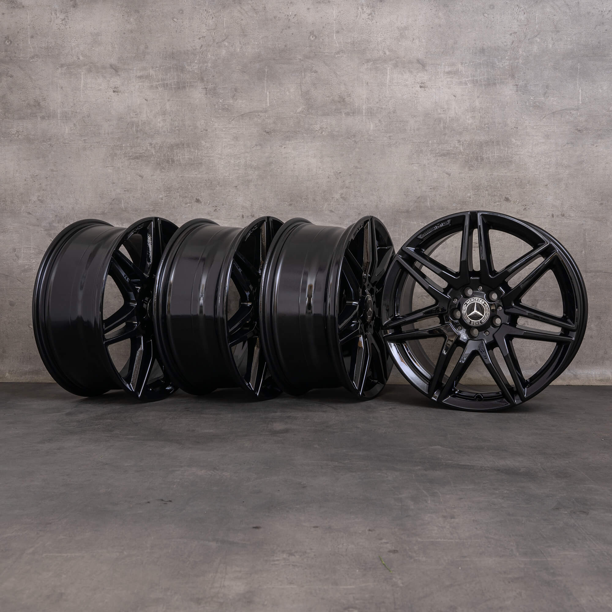 Llantas originales Mercedes Benz Clase V AMG 19 pulgadas W447 Vito Viano A4474015100 negro pulido