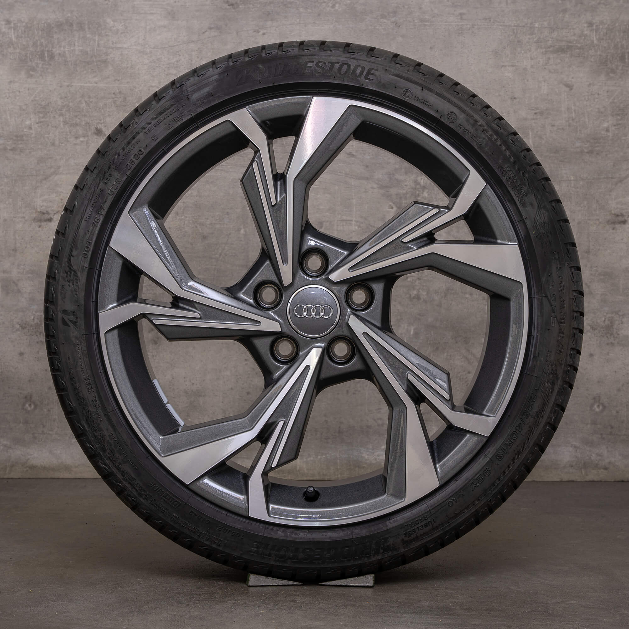 Genuine Audi A3 S3 cerchi 18 pollici 8Y ruote estive 8Y0601025H antracite lucido NUOVO