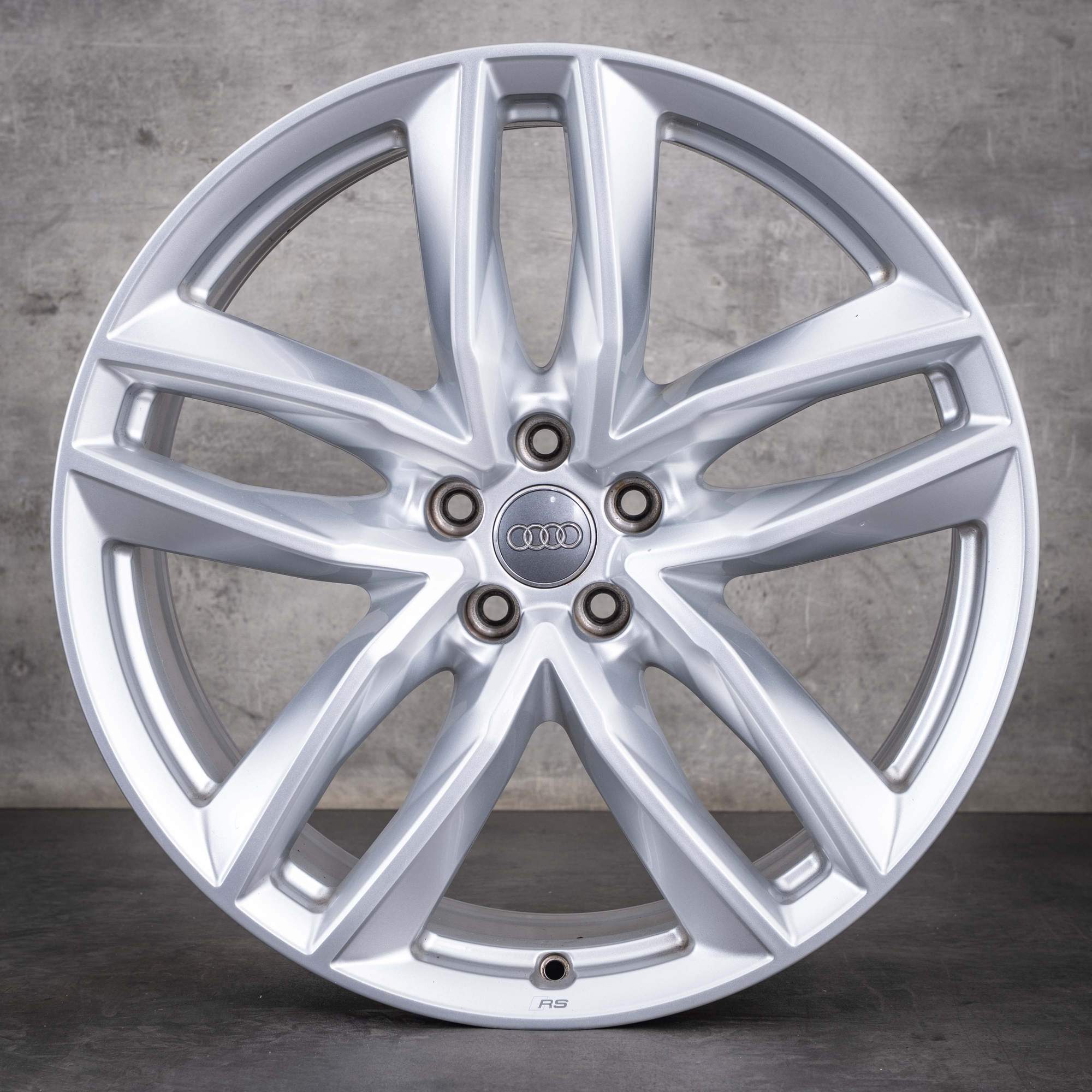 Oryginalne koła zimowe do Audi Q7 SQ7 21 cali felgi 4M 4M0601025S srebrne błyszczące