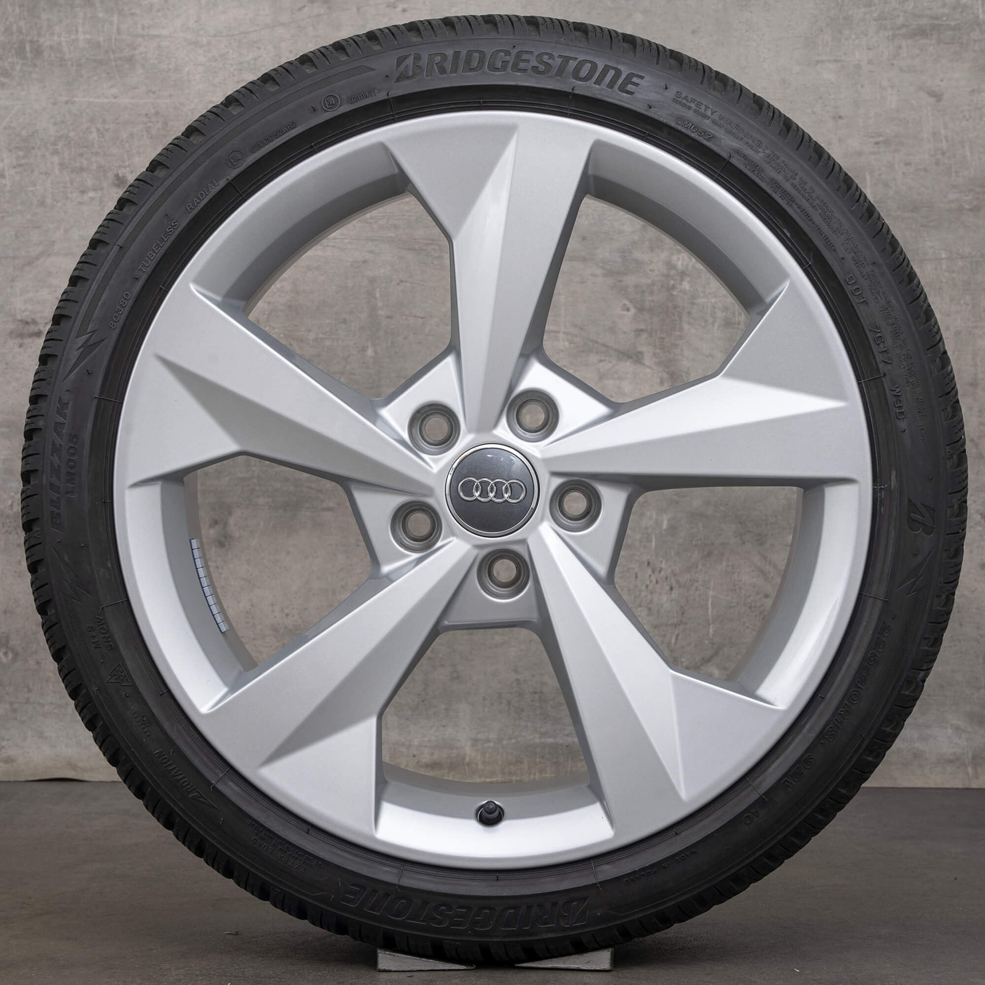 Audi A3 S3 8Y zimni alu kola pneumatiky 18 palcové hliníkové ráfky 8Y0601025J 6,5 mm