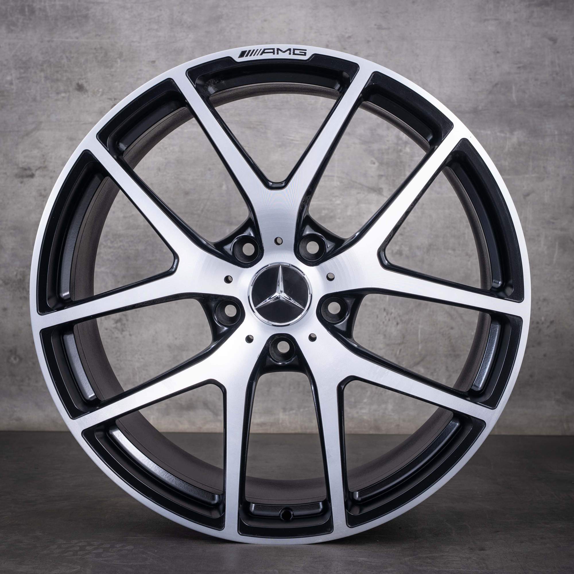 Alkuperäiset Mercedes-Benz G-sarjan G 63 G 65 AMG -vanteet 21 tuumaa W463 Edition 463 A4634010400 mattamusta diamond cut