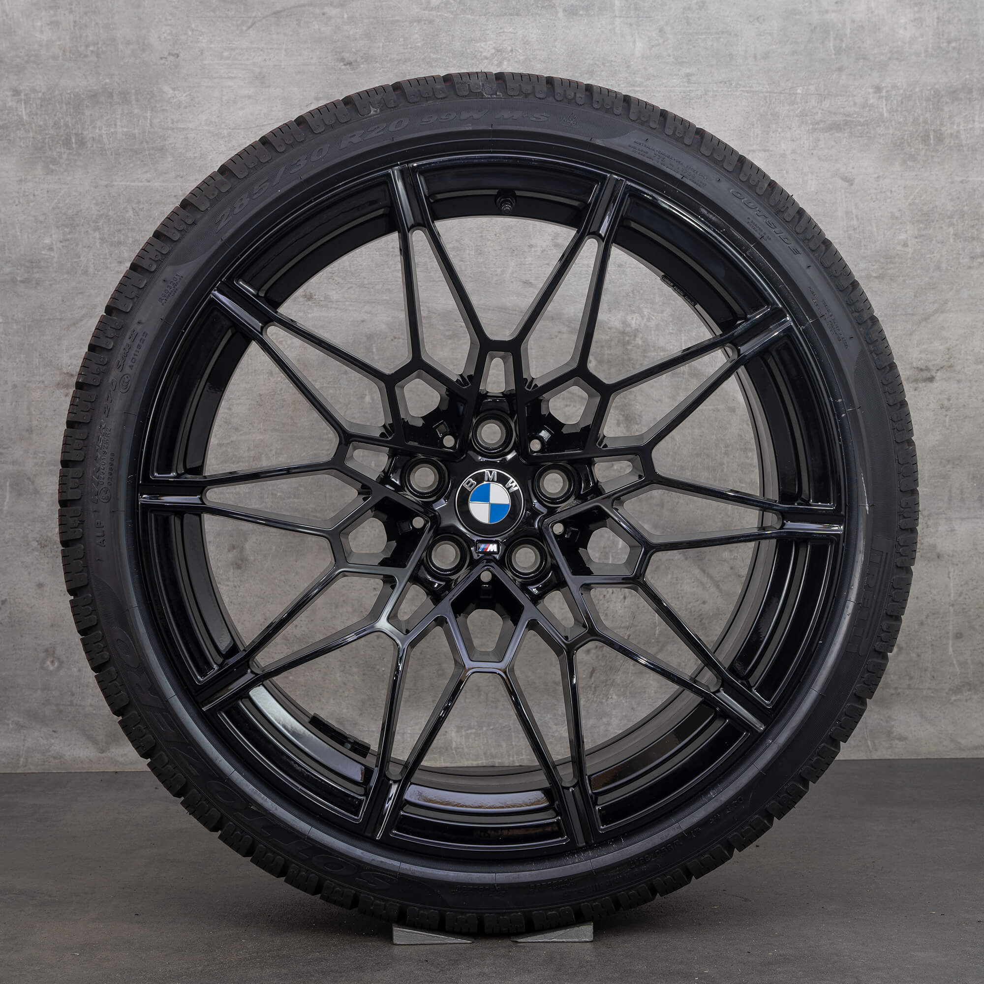 BMW 19 20 inch velgen M3 G80 M4 G82 styling M826 wintervelgen winterbanden