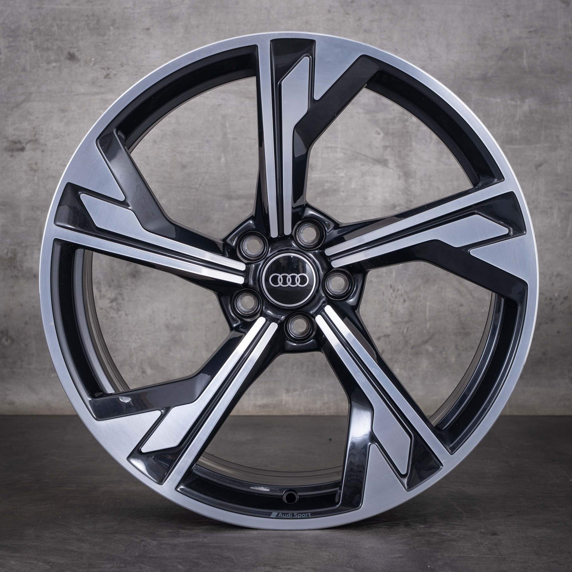 OEM Audi RS4 RS5 20inch B9 8W F5 Flag 8W0601025DT rims Black diamond cut