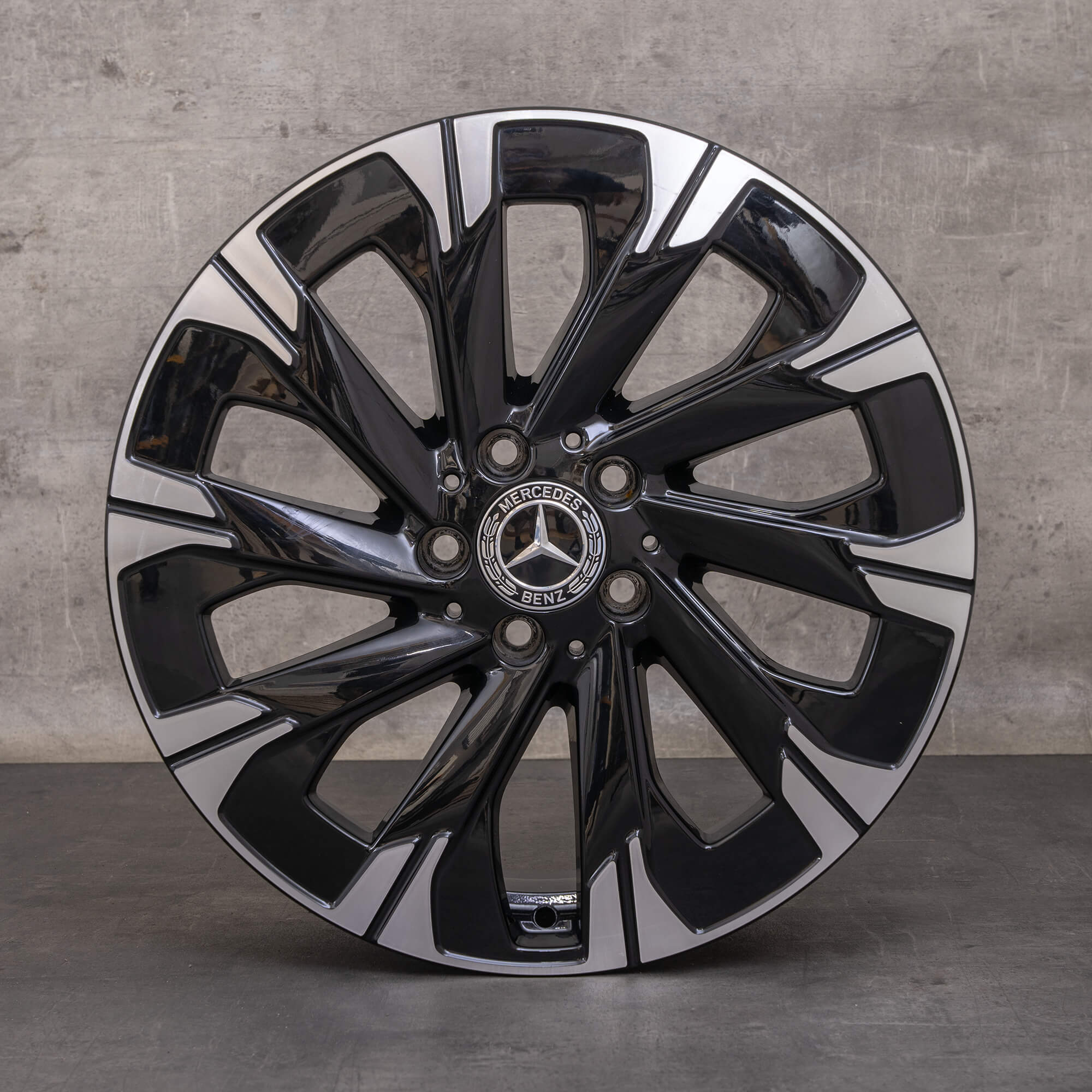Oryginalne Felgi Mercedes Benz EQV 18 cali Vito W447 A4484011500 czarne polerowane NOWOŚĆ