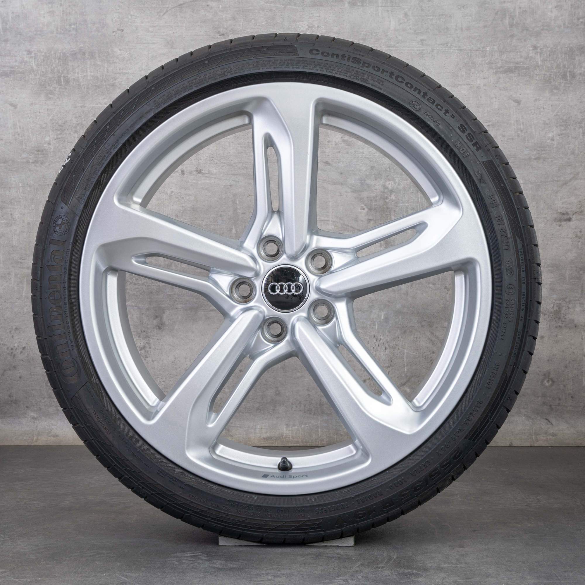 Alkuperäiset Audi A5 S5 vanteet 19 tuuman F5 8W B9 kesäpyörät 8W0601025CD Blade Design hopea kiiltävä