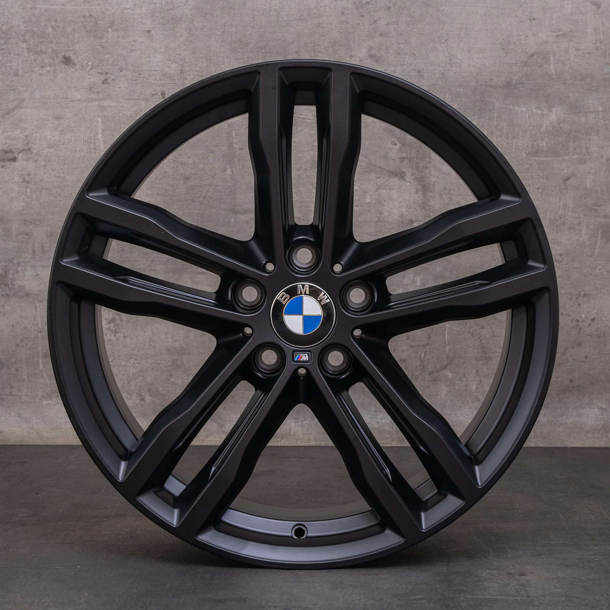 Orijinal BMW 3 serisi 4 kış jant lastik 19 inç F30 F31 F32 F33 F36 jantlar stil 704 M 8097244 8097245 siyah mat