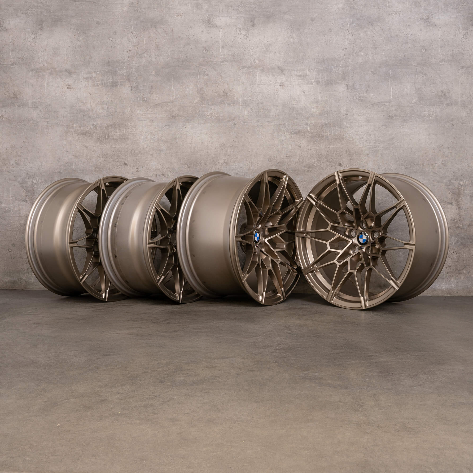 Originální disky BMW M3 M4 19 20 palců G80 G81 G82 G83 Styling 826 M 8093836 8093839 zlaté matné NOVÉ