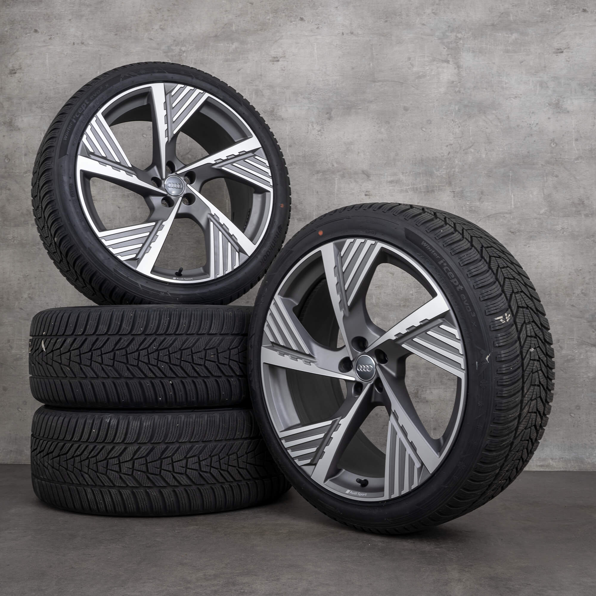 Originele Audi Q8 e-tron winterwielen 22 inch GEN GEA & Sportback velgen 4KE601025B titanium mat glanzend gedraaid