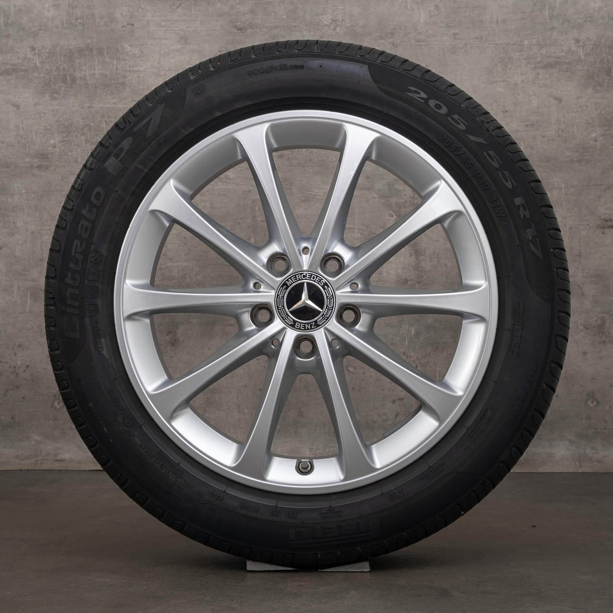 Alkuperäiset Mercedes Benz A B-sarja CLA talvirenkaat 17 tuuman W177 W247 C118 X118 vanteet A1774010300 hopea