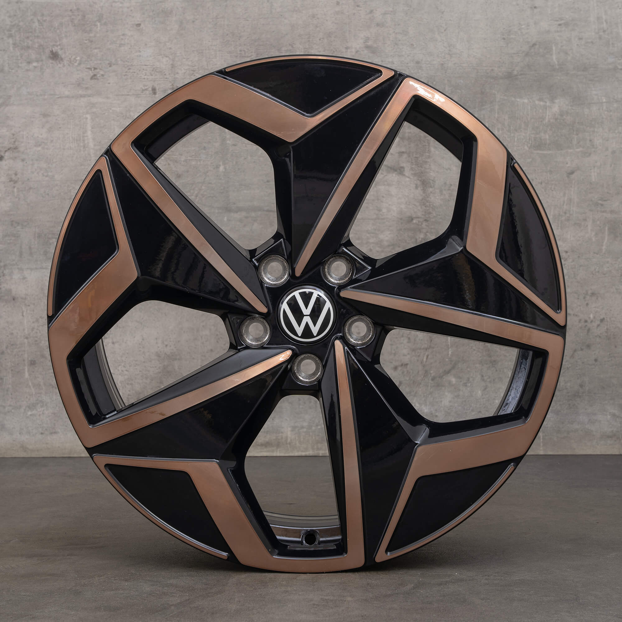 VW ID.3 E1 19 inch rims Andoya black copper polished 10A601025J