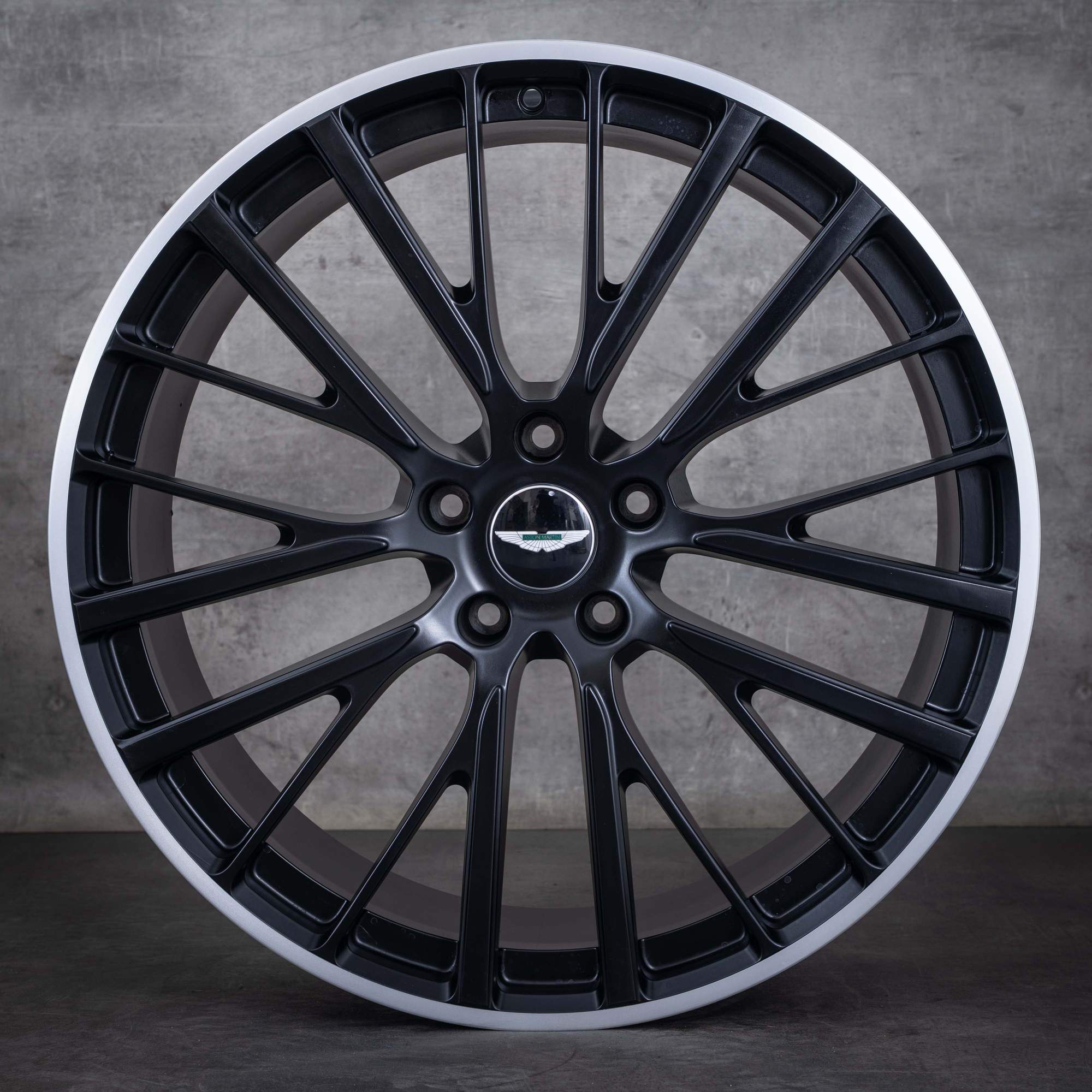 Jantes d'origine Aston Martin DBX LF1 23 pouces PY83-1007 PY83-9965G