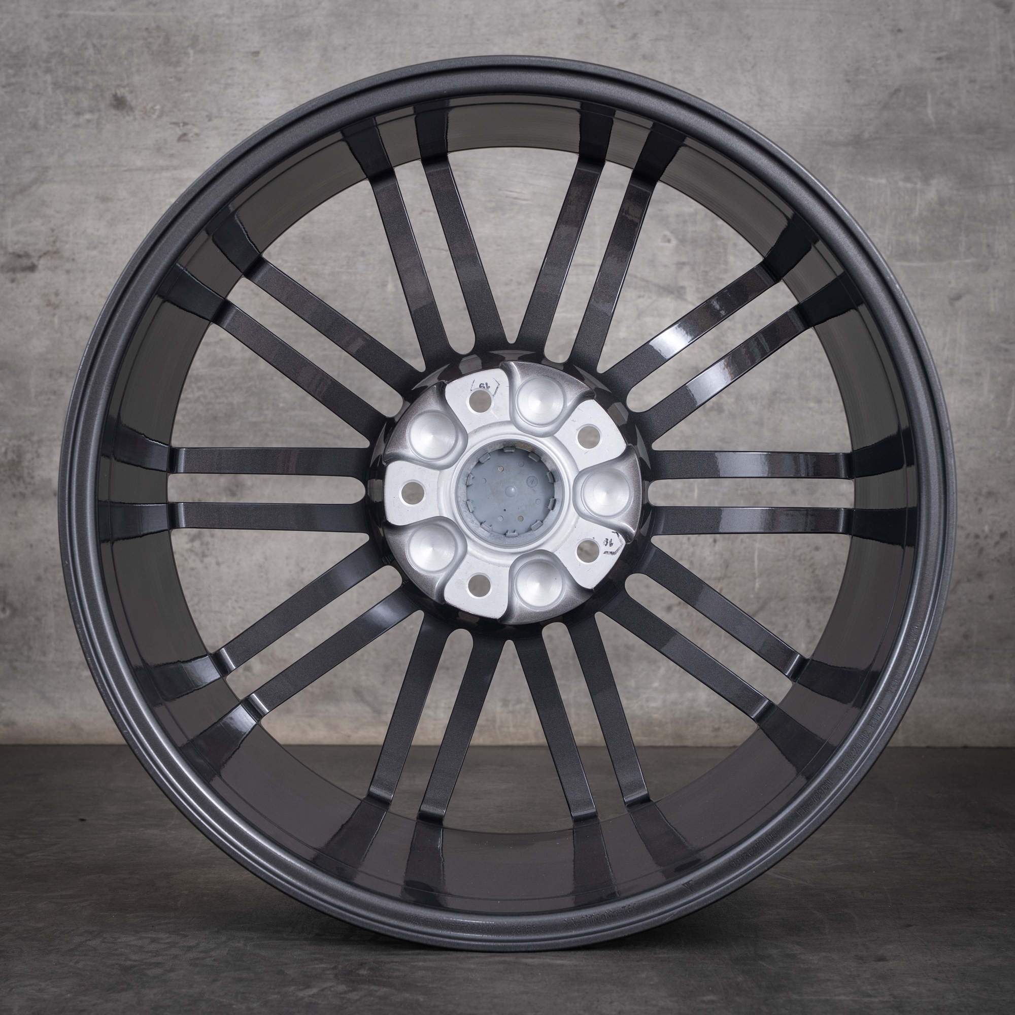 Jante oem Porsche 991 II 20 pouces 99136271100 titane poli NEUVE