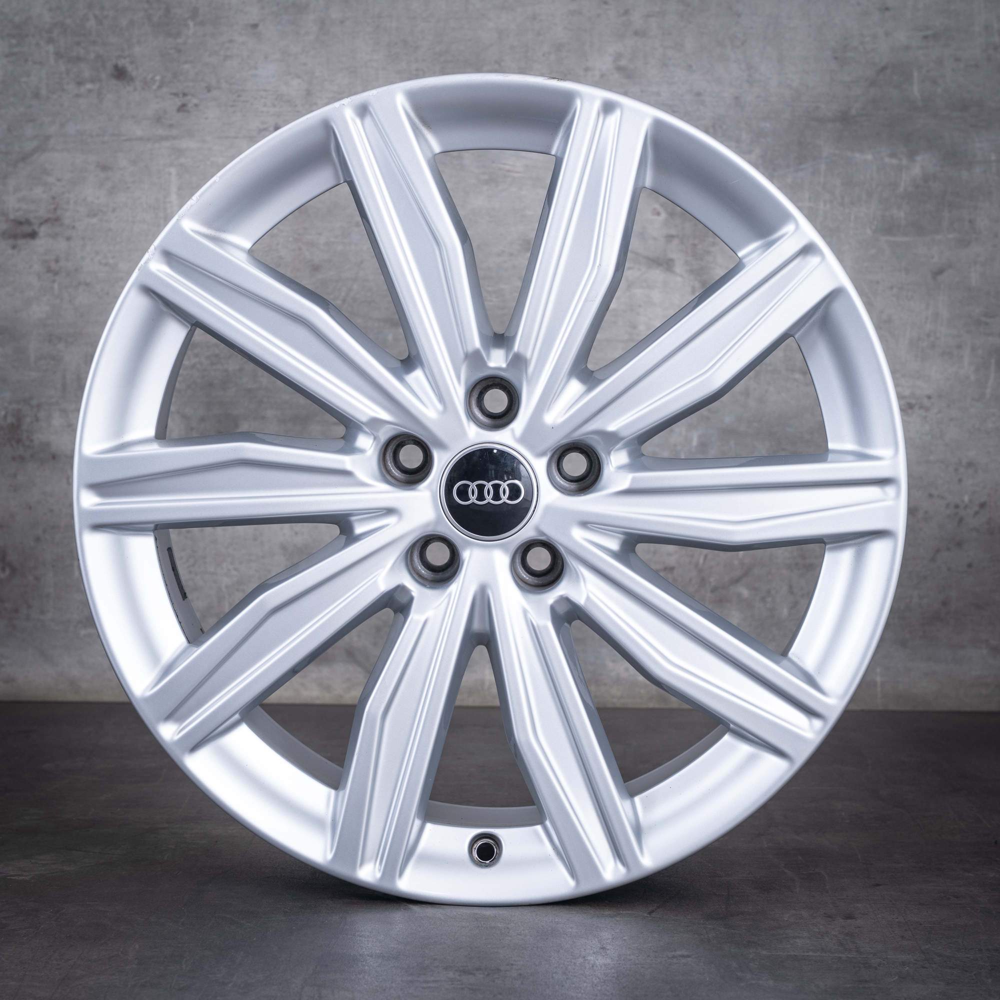 Cerchi originali Audi A6 S6 da 19 pollici 4K C8 4K0601025M argento lucido