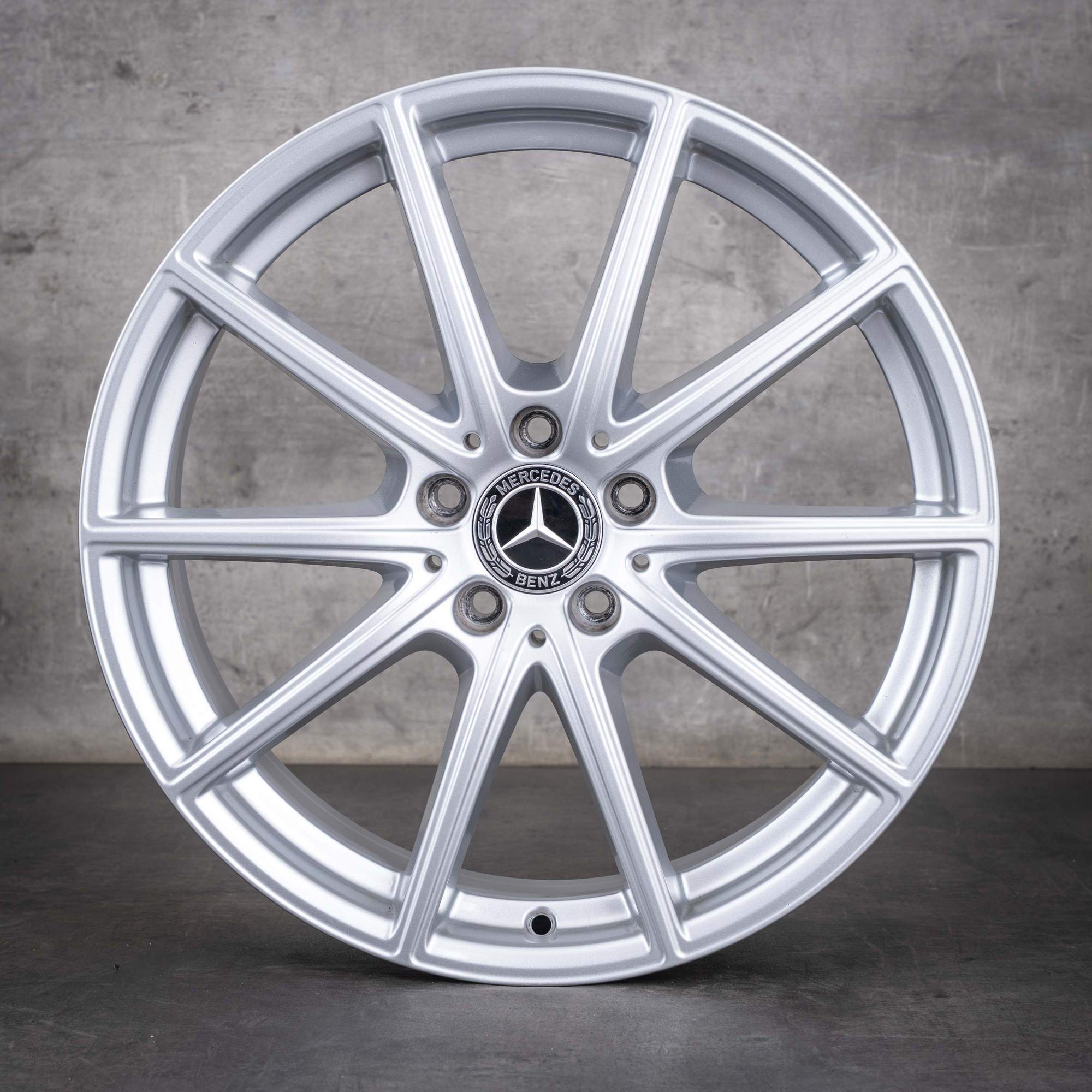 Oryginalne felgi Mercedes Benz CLE 19 cali C236 300E A2364010600 A2364010800 srebrne błyszczące