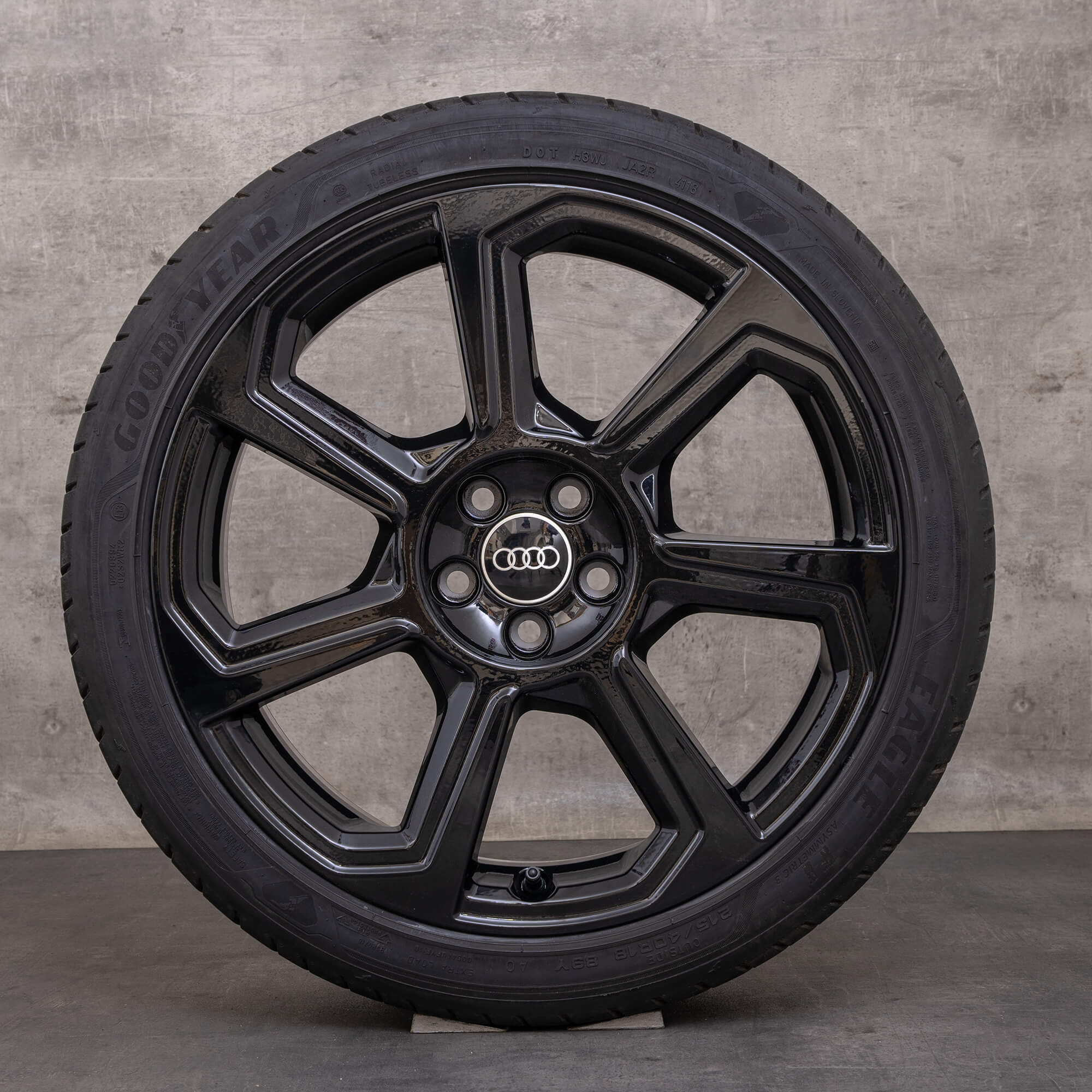 Original Audi A1 Felgen 18 Zoll GB Sommerräder 82A601025AB Rotor schwarz glanz