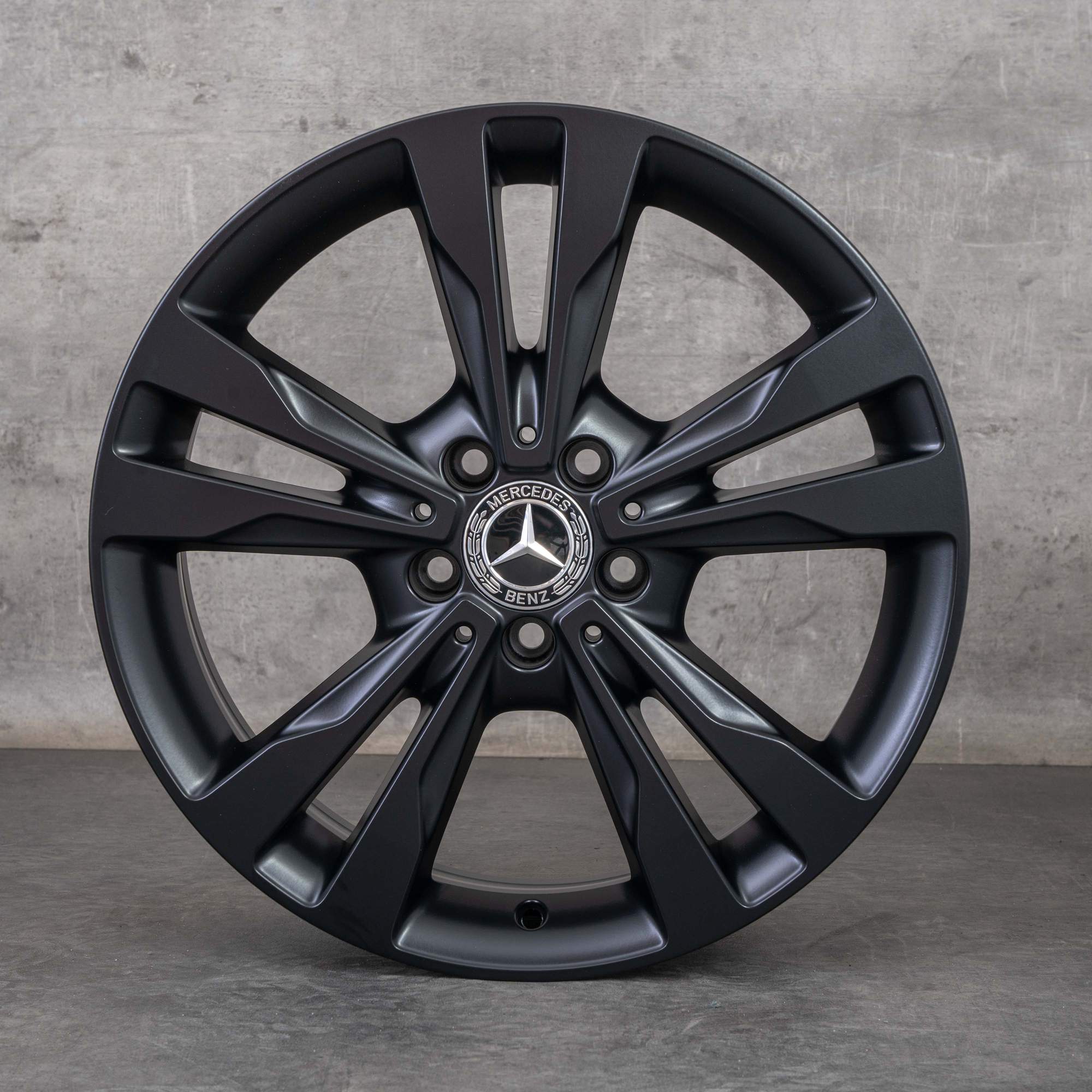 Oryginał Mercedes Benz Klasa C Felgi 18 cali W205 S205 C205 A205 A2054012802 czarny mat