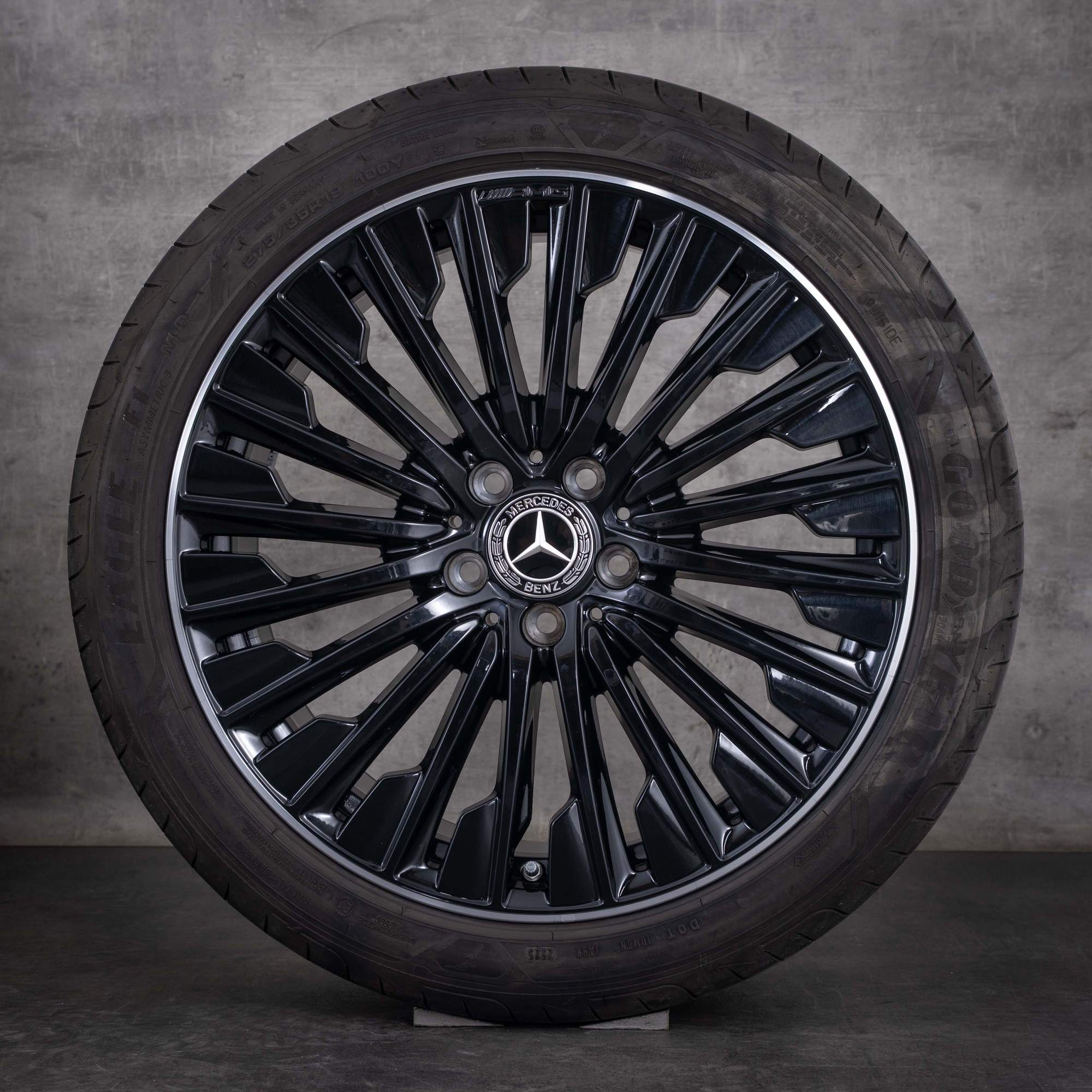 OEM Mercedes-Benz AMG CLE 19inch A236 C236 summer wheels A2364014900 A2364012000 Black diamond cut edges - wheel 3 of 4