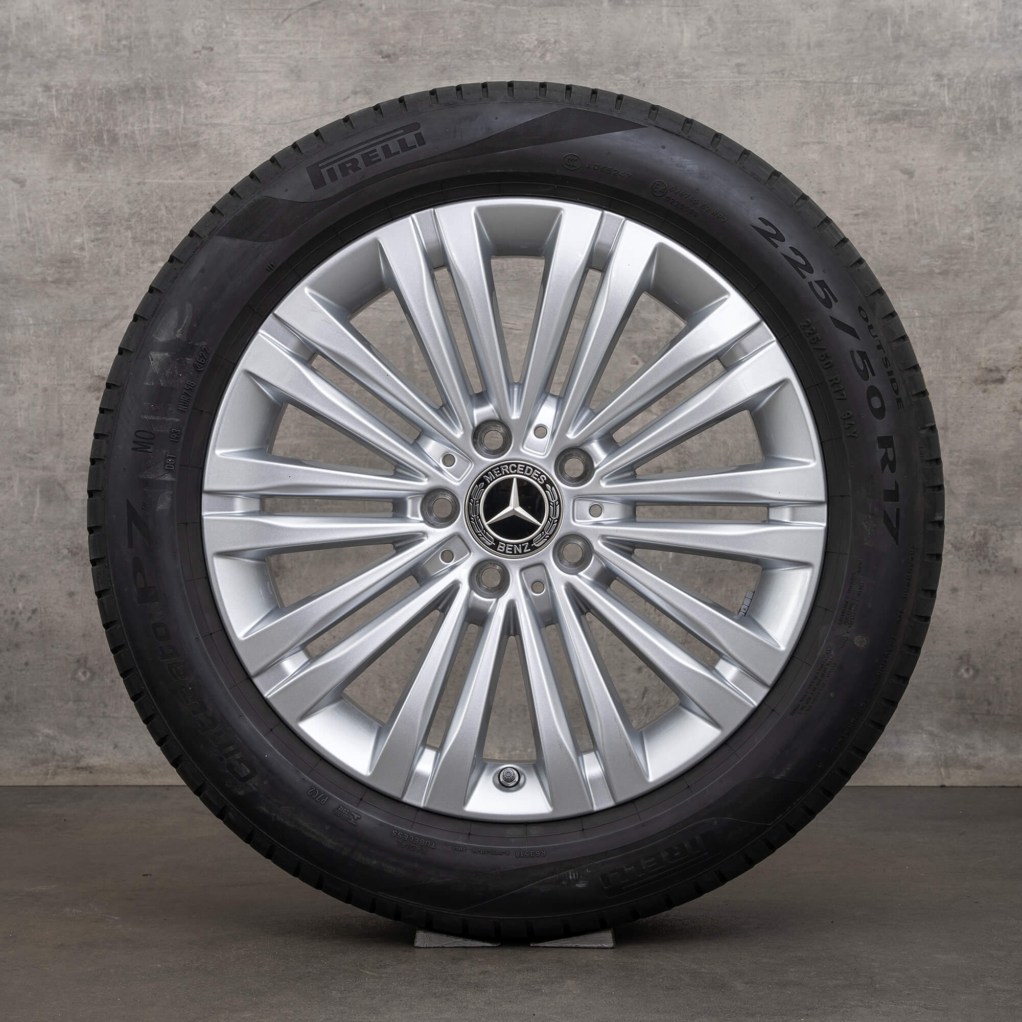 Alkuperäiset Mercedes Benz C-sarjan talvirenkaat 17 tuuman W206 S206 vanteet A2064014400 hopea