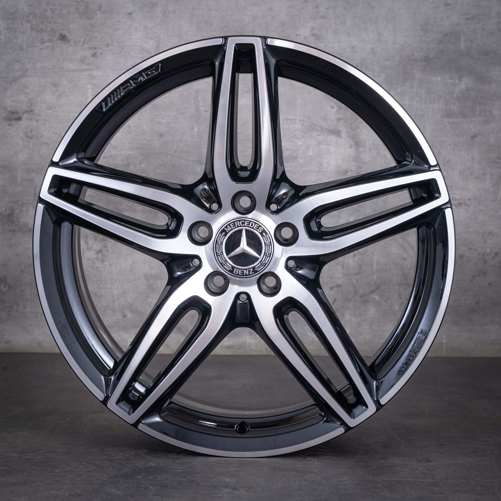 Original Mercedes Benz E-Klasse AMG Felgen 19 Zoll W213 S213 C238 A238 A2134012000 schwarz front glanzgedreht NEU