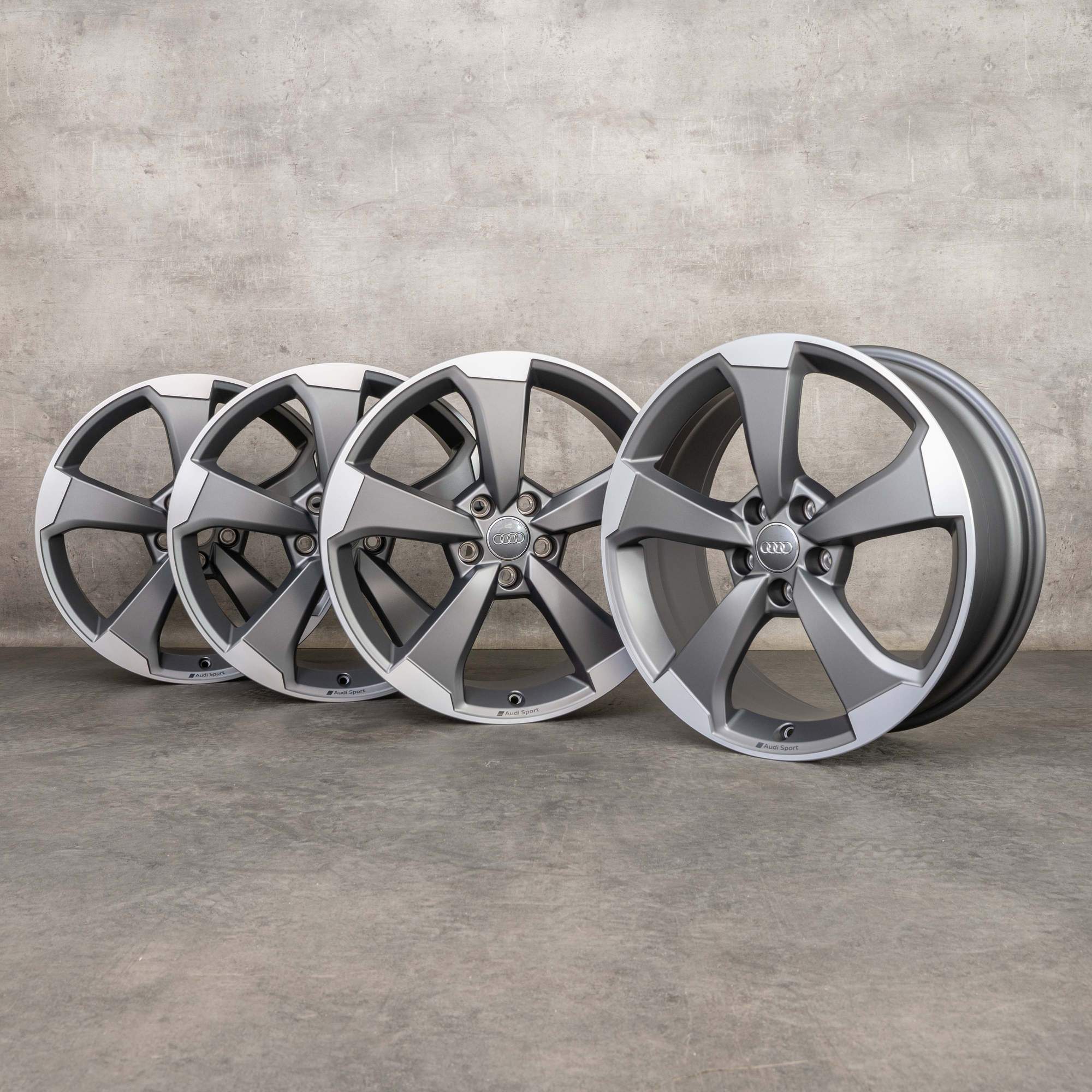 Oryginalne felgi Audi RS3 19 cali 8V Limuzyna 8V0601025FT 8V0601025FR Rotor II tytanowe matowe z diamond cut NOWE