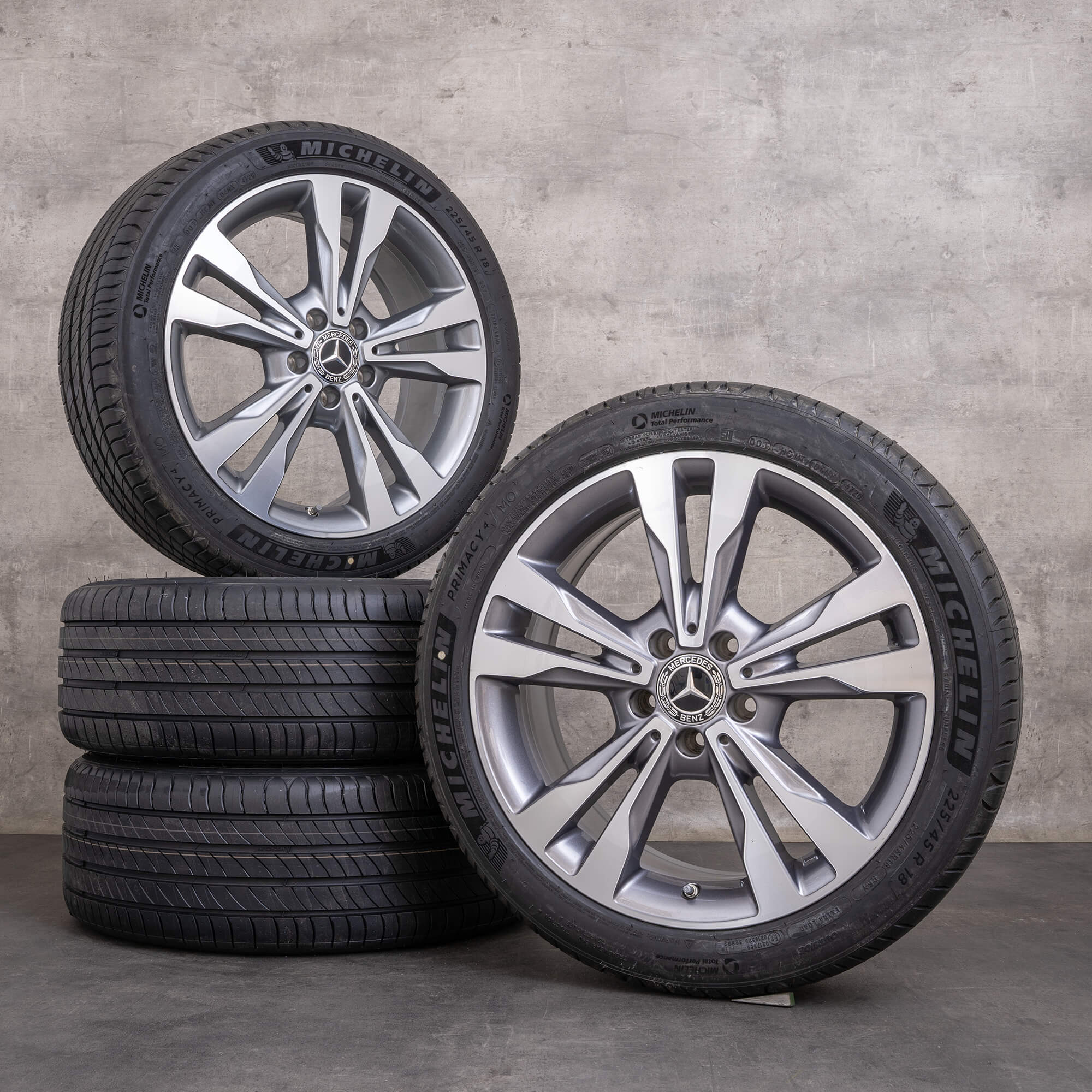 Originale Mercedes Benz C-Klasse hjul 18 tommer W205 S205 C205 A205 Sommerrder A2054012802 himalaya grey glossy turned
