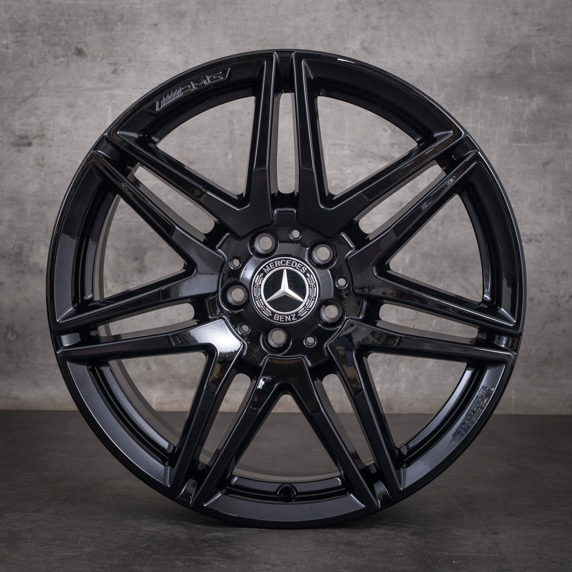 Mercedes Benz V-Klasse AMG Felgen 19 Zoll W447 A4474015100 schwarz glanz - Felge 2 von 4
