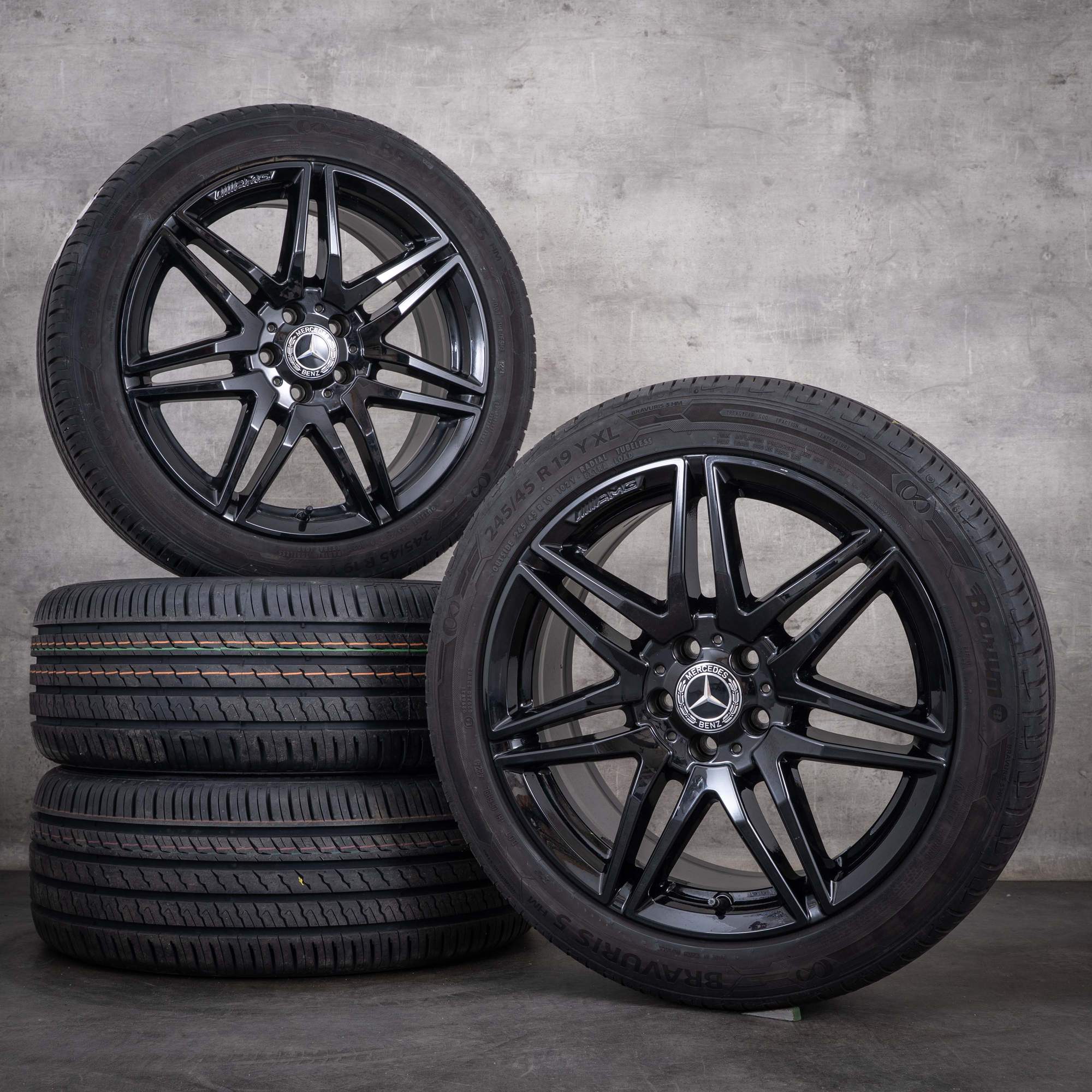 Jante originale Mercedes-Benz Clasa V AMG de 19 inci W447 pentru anvelope de vară A4474015100 negru lucios