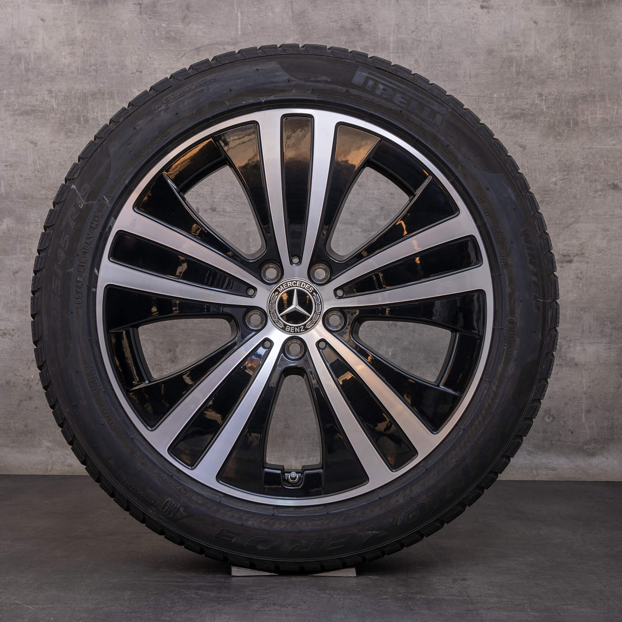 Alkuperäiset Mercedes Benz EQE talvirenkaat 19 tuuman V295 vanteet A2954011200 musta kiillotettu