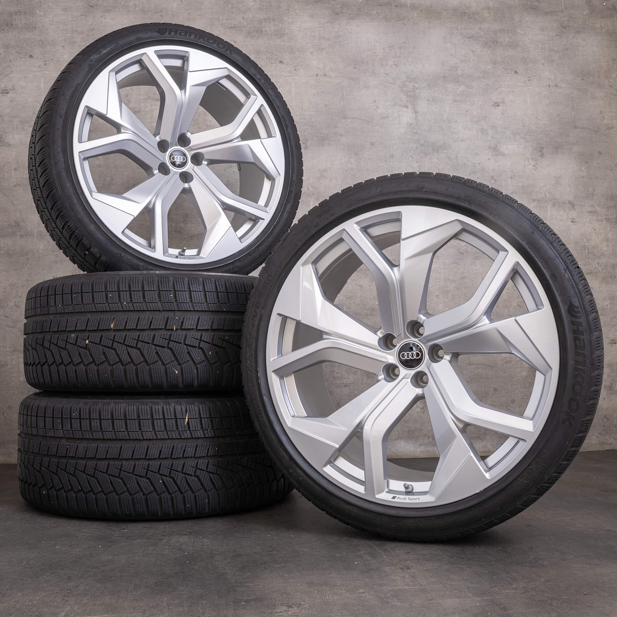 Originais Audi RS Q8 jantes e pneus inverno 23 polegadas 4M8 4M8601025AG Rotor Design prata brilhante