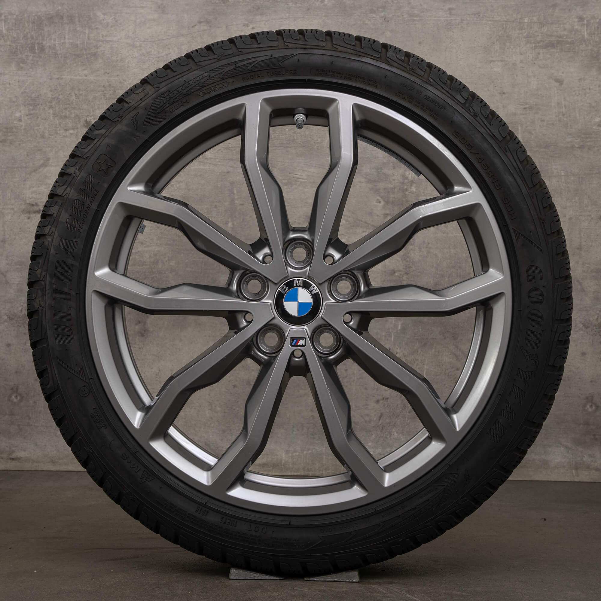 Originale BMW X1 X2 vinterhjul 18 tommer F48 F39 felger styling 771 M 6877550 jerngrå