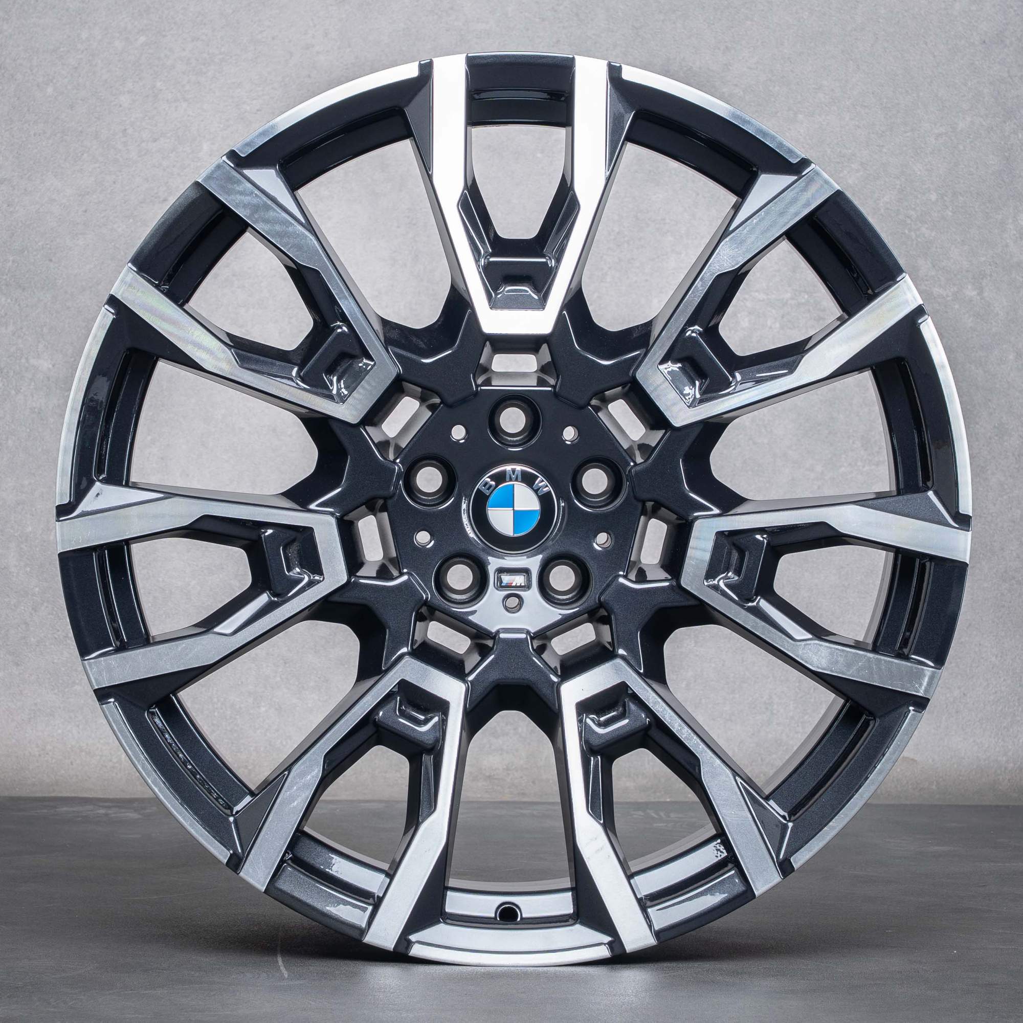 Oryginalne felgi BMW X5 X6 21 cali G05 G06 Styling 915 M 6856023 6856024 midnight grey Polerowane