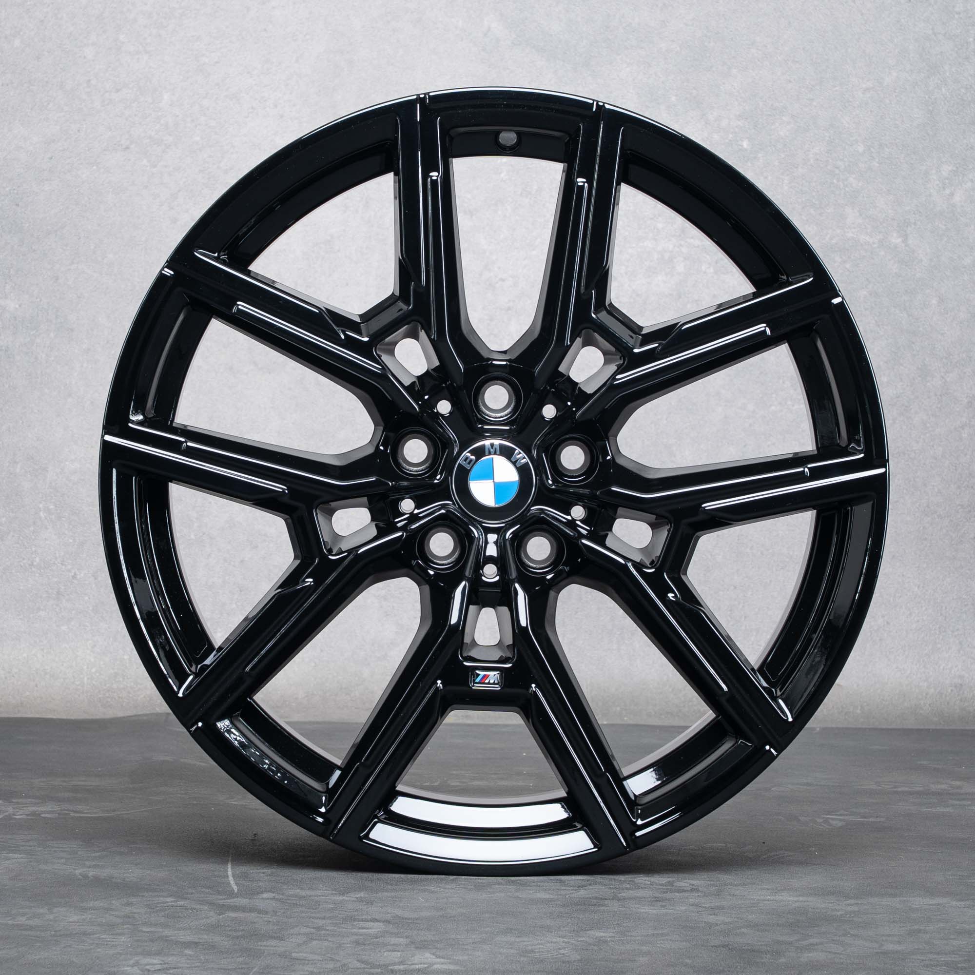 Oryginalne felgi BMW serii 4 i4 19 cali G26 Gran Coupe Styling 859 M 8747304 8747305 czarny błyszczący
