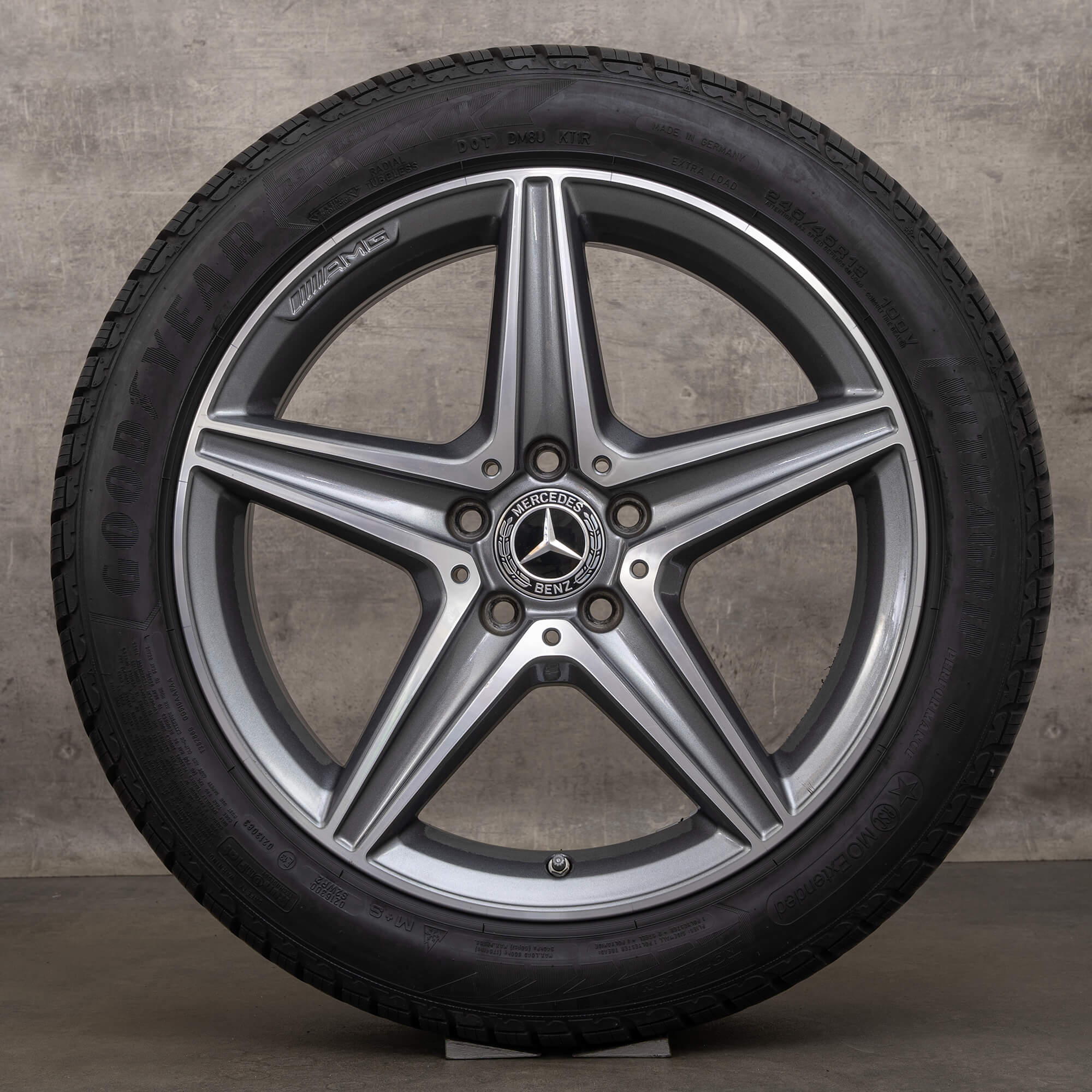 Alkuperäiset AMG Mercedes W213 S213 C238 18 tuuman talvirenkaat vanteet