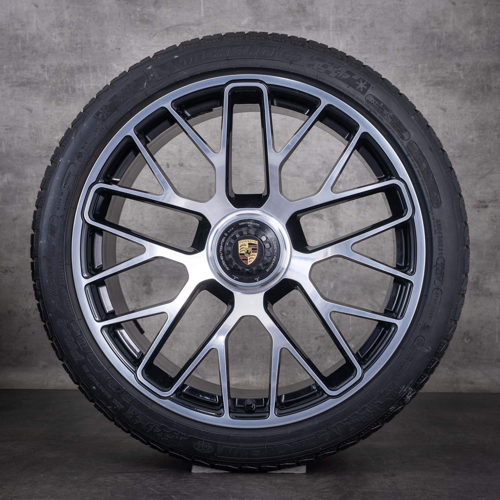 Original Porsche 991 II Winterräder 20 Zoll Targa 4 GTS Turbo Felgen 99136216234 99136216634 schwarz front glanzgedreht