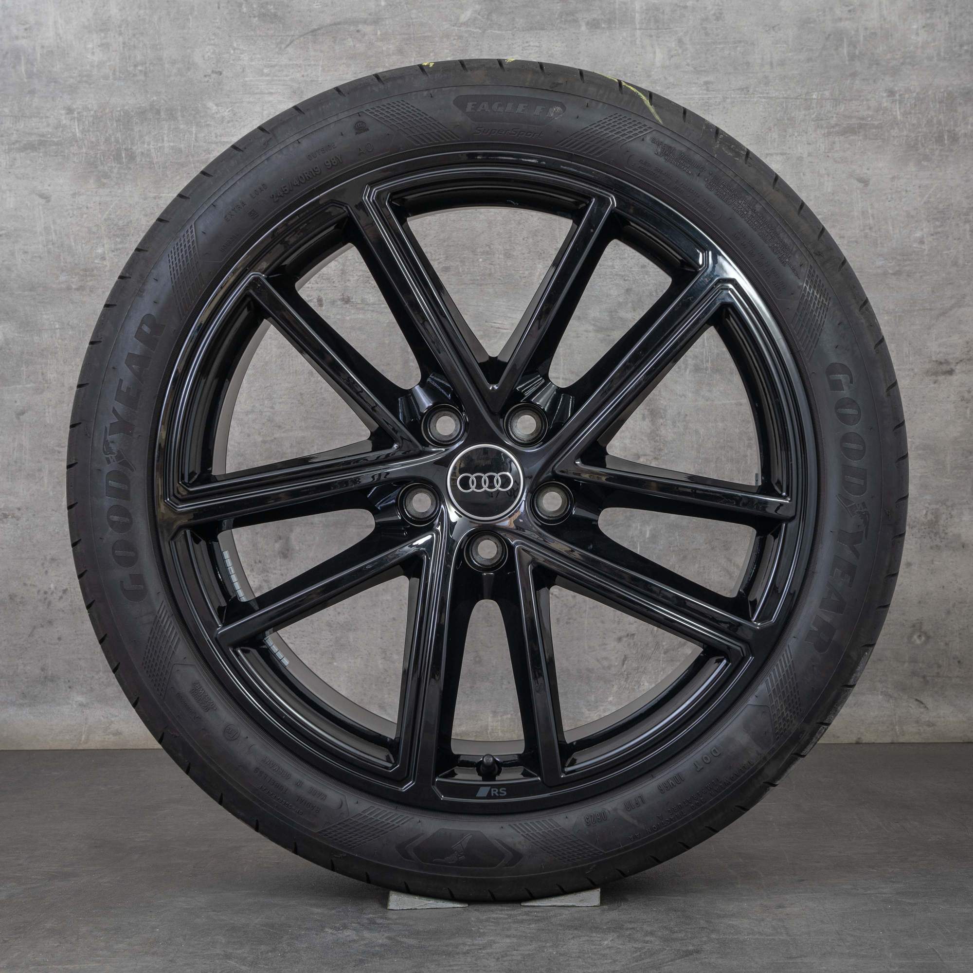 Original Audi A5 S5 Felgen 19 Zoll B10 Sommerräder 8B3601025BA schwarz glanz