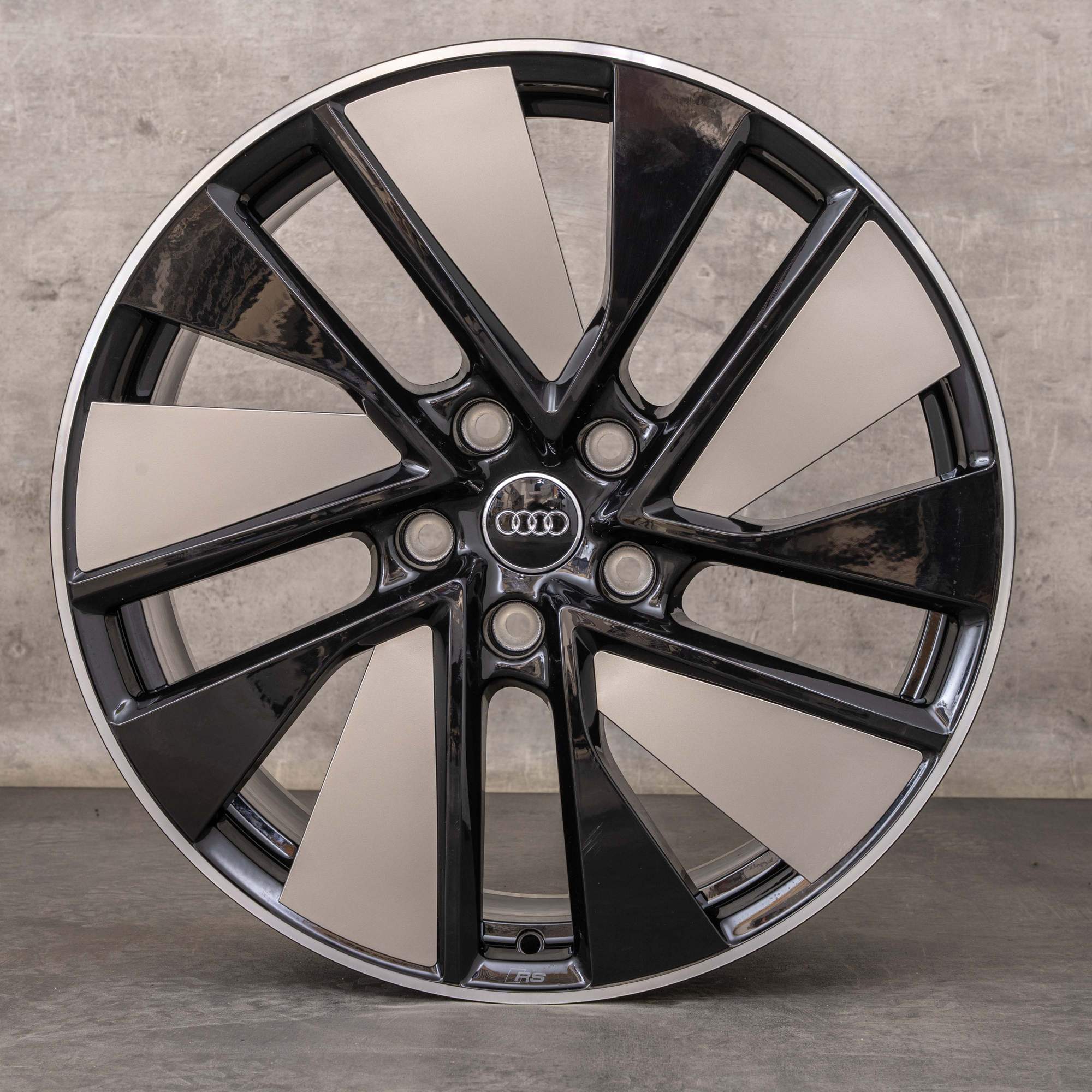 Alkuperäiset Aidot Audi e-tron GT & RS -vanteet 21-tuumaiset FW Gran Turismo trapetsimoduuli 4J3601025S 4J3601025T musta hopea kiillotettu.