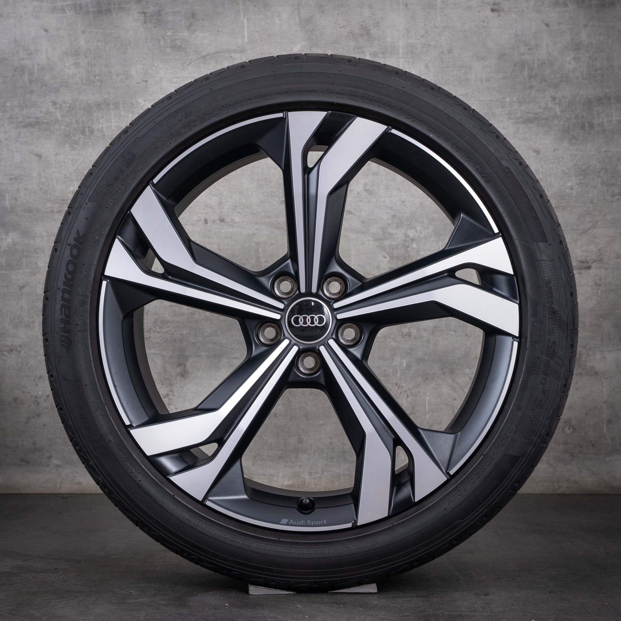 Original Audi Q3 RS Q3 & Sportback Felgen 20 Zoll F3 Sommerräder 83A601025AC schwarz matt glanzgedreht