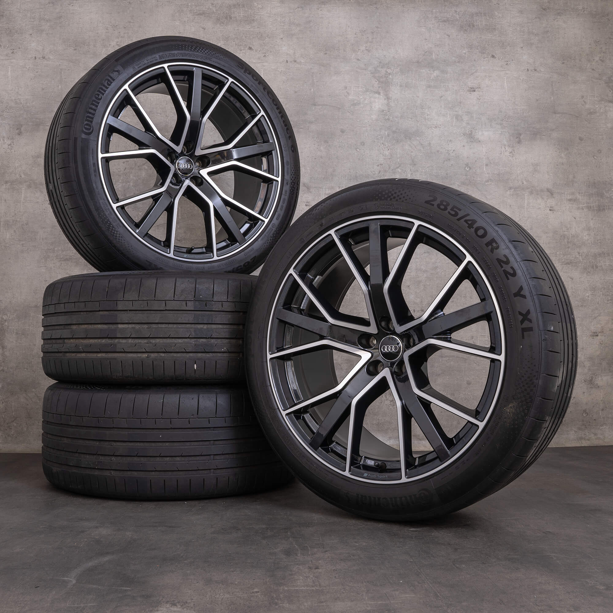 Original Audi Q8 SQ8 fälgar 22 tum 4M8 sommarhjul 4M8601025Q mörk titan polerad