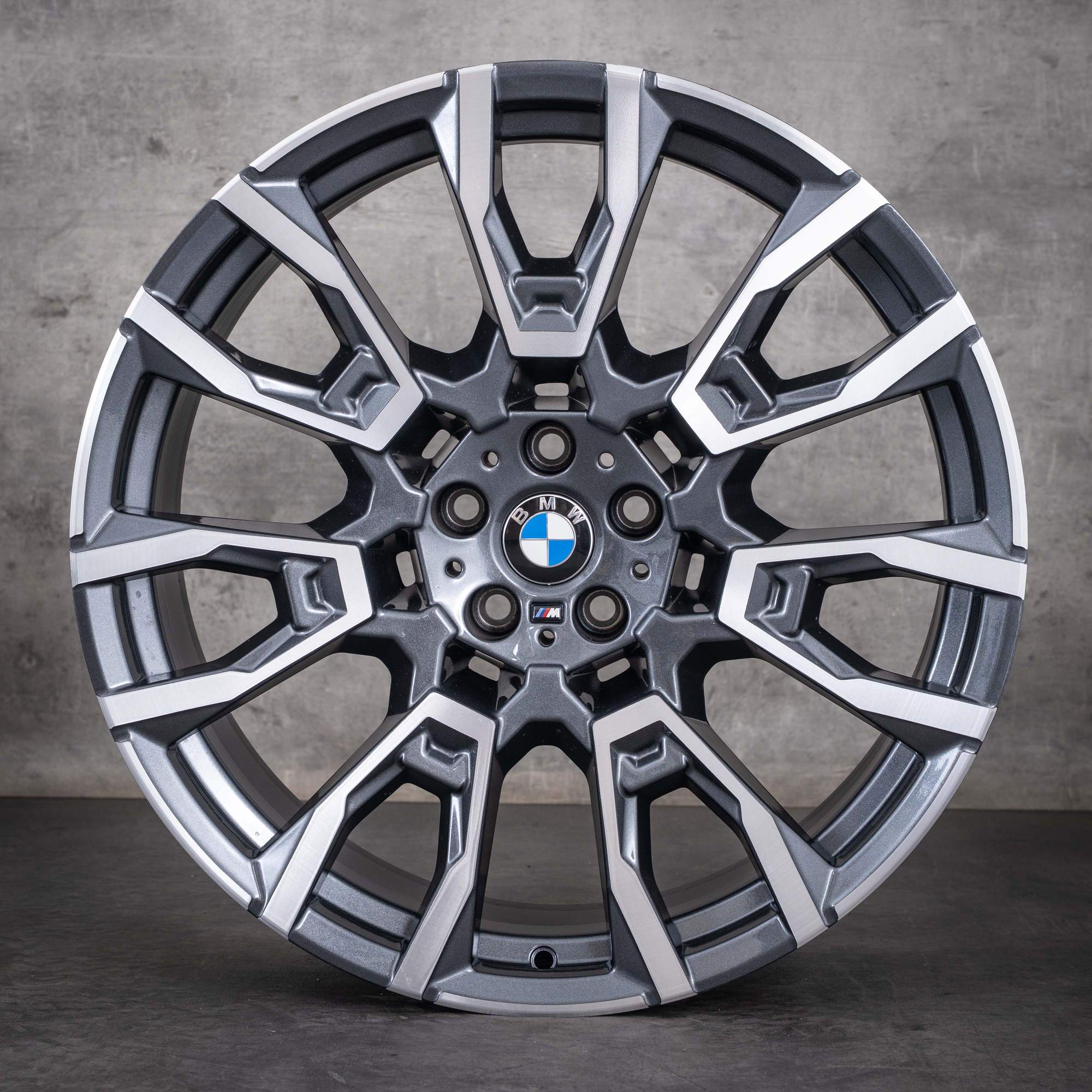 Oryginalne felgi BMW X5 X6 21 cali G05 G06 Styling 915 M 6856023 6856024 w kolorze orbit grey glanzgedreht