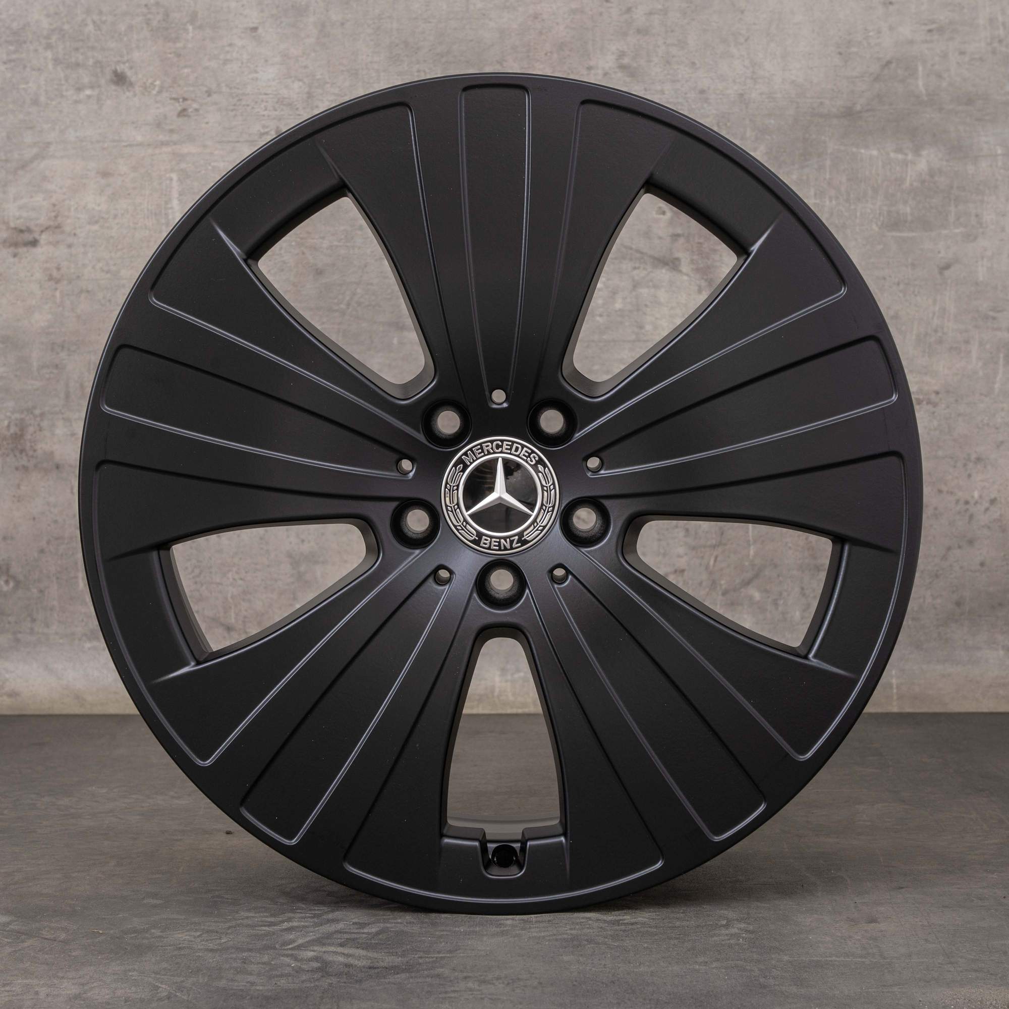 Oryginalne felgi Mercedes Benz EQE 19 cali V295 A2954011200 czarny mat