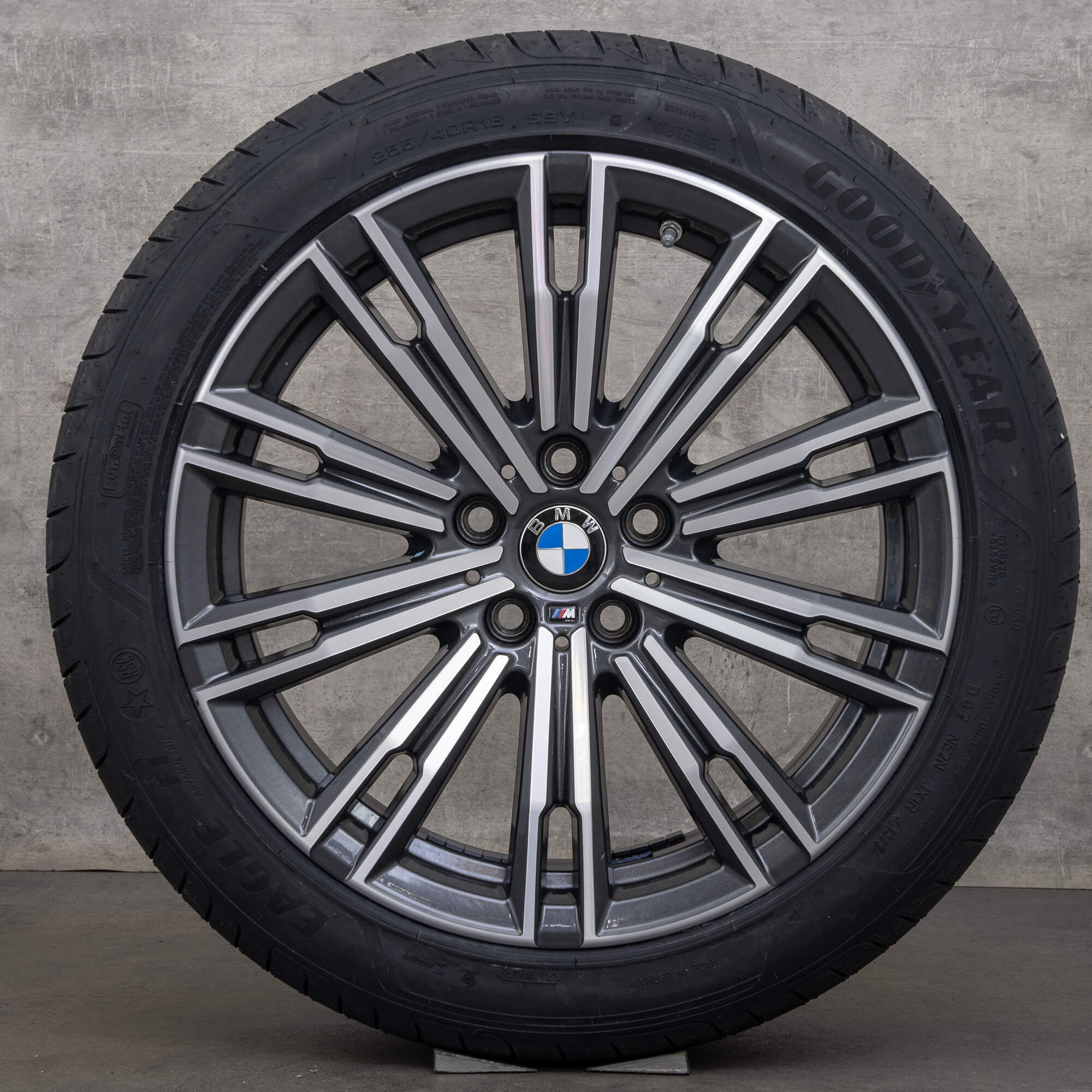 Original BMW 2-serie 3-serie 4-serie fälgar 18 tum G42 G20 G21 G22 G23 sommarhjul styling 790 M 8089890 orbit grå glansig vänd NY
