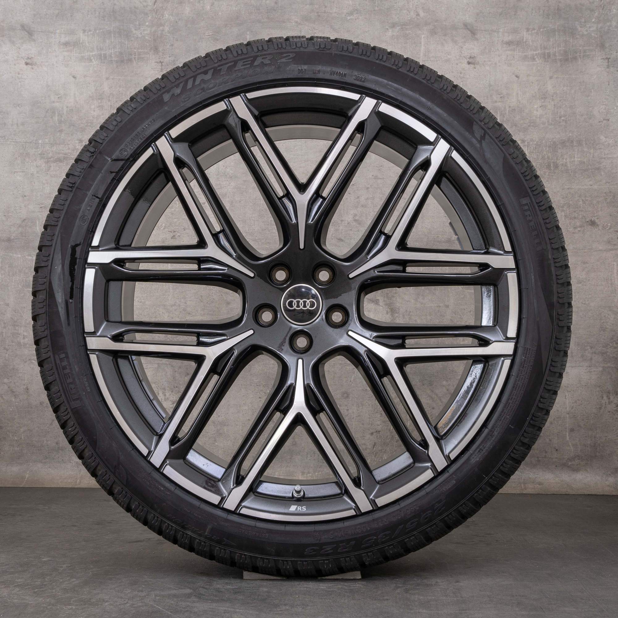 Oryginalne felgi Audi RS Q8 23 cale 4M8 koła letnie 4M8601025BJ granit polerowany
