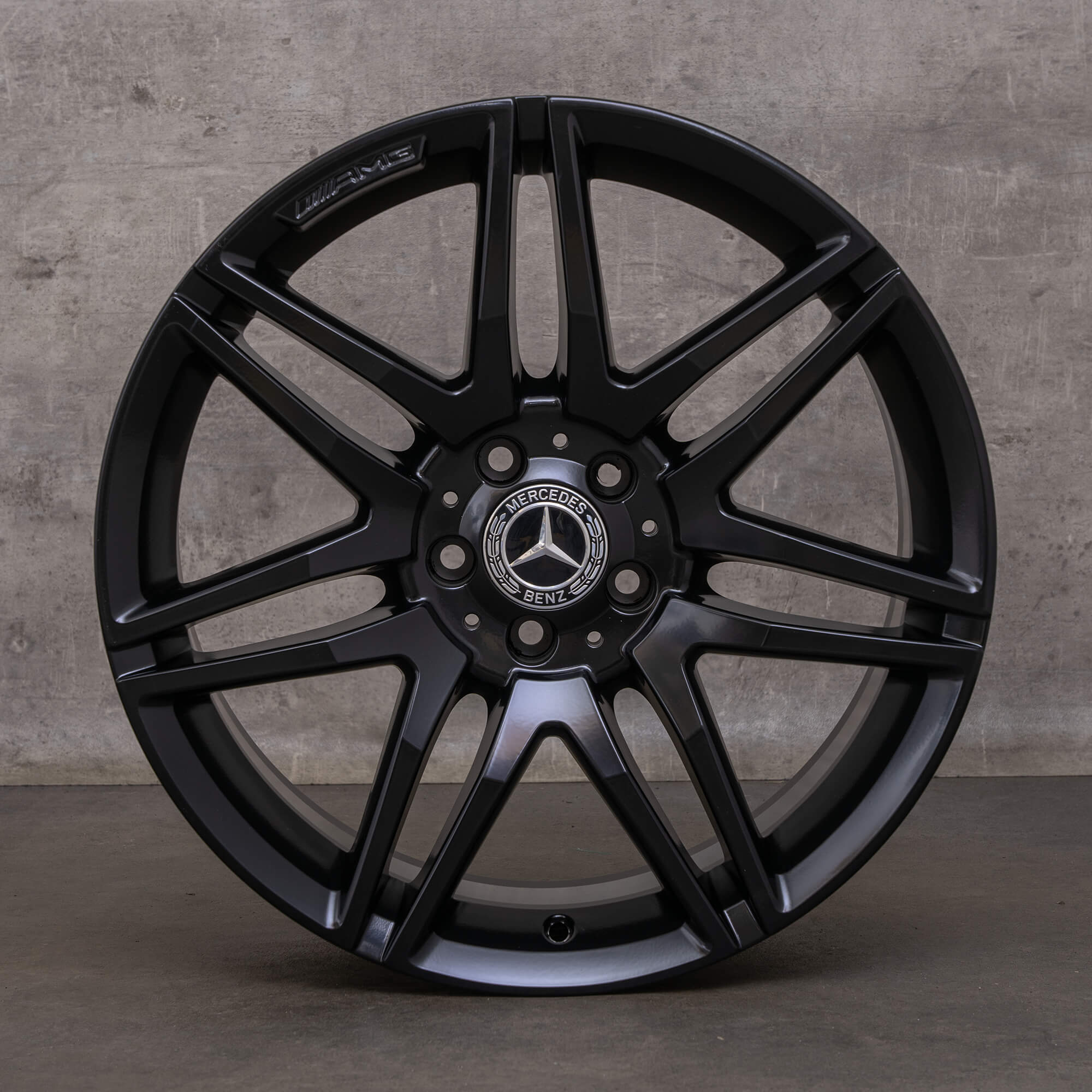 Originální disky Mercedes Benz třídy E AMG 19" W212 S212 A2124014502 A2124014602 černé matné
