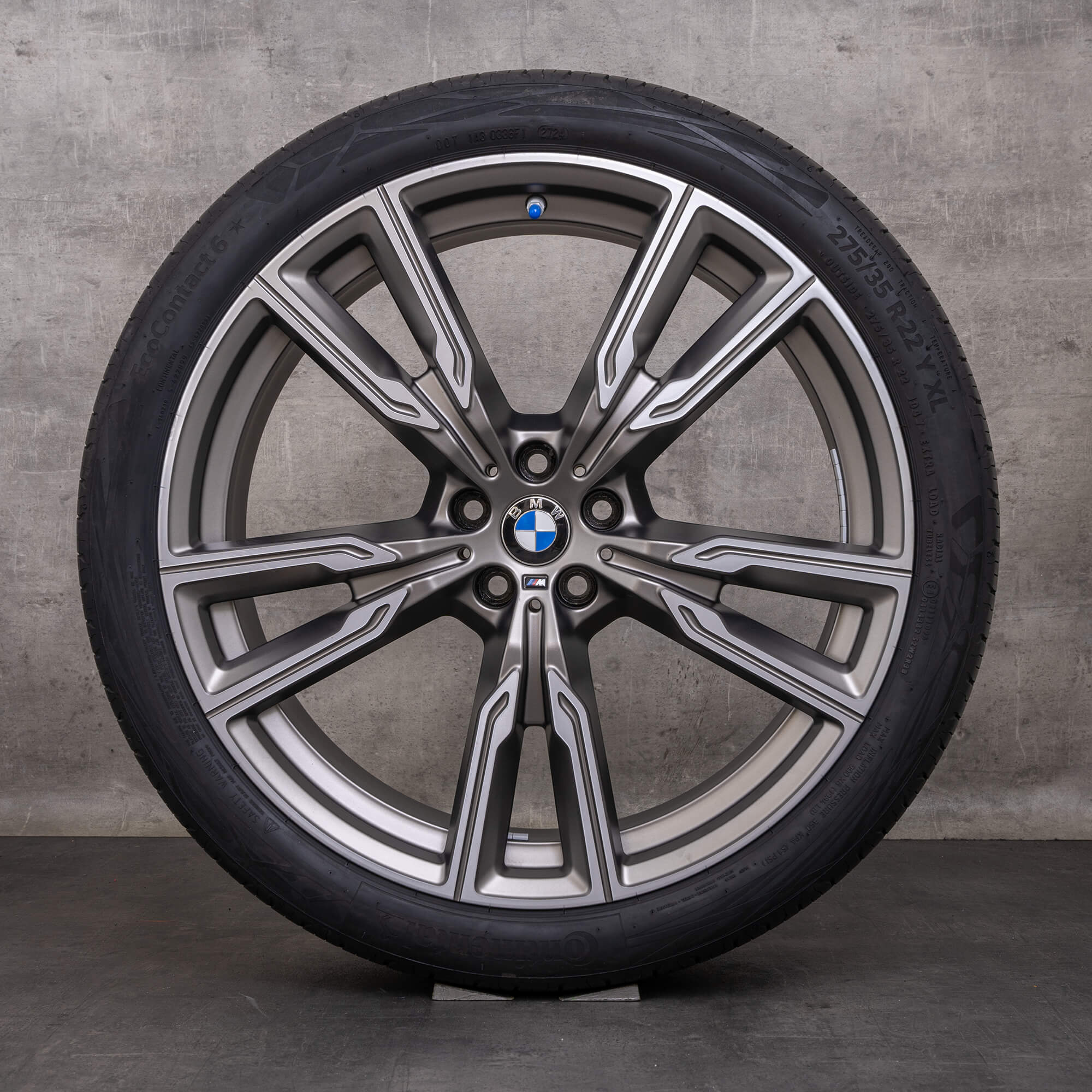 Original zimní pneu s disky BMW X5 X6 22 palcové ráfky na auto G05 G06 8072002 8072003 Styling 747 M ceriumgrey matný lesklý soustružený