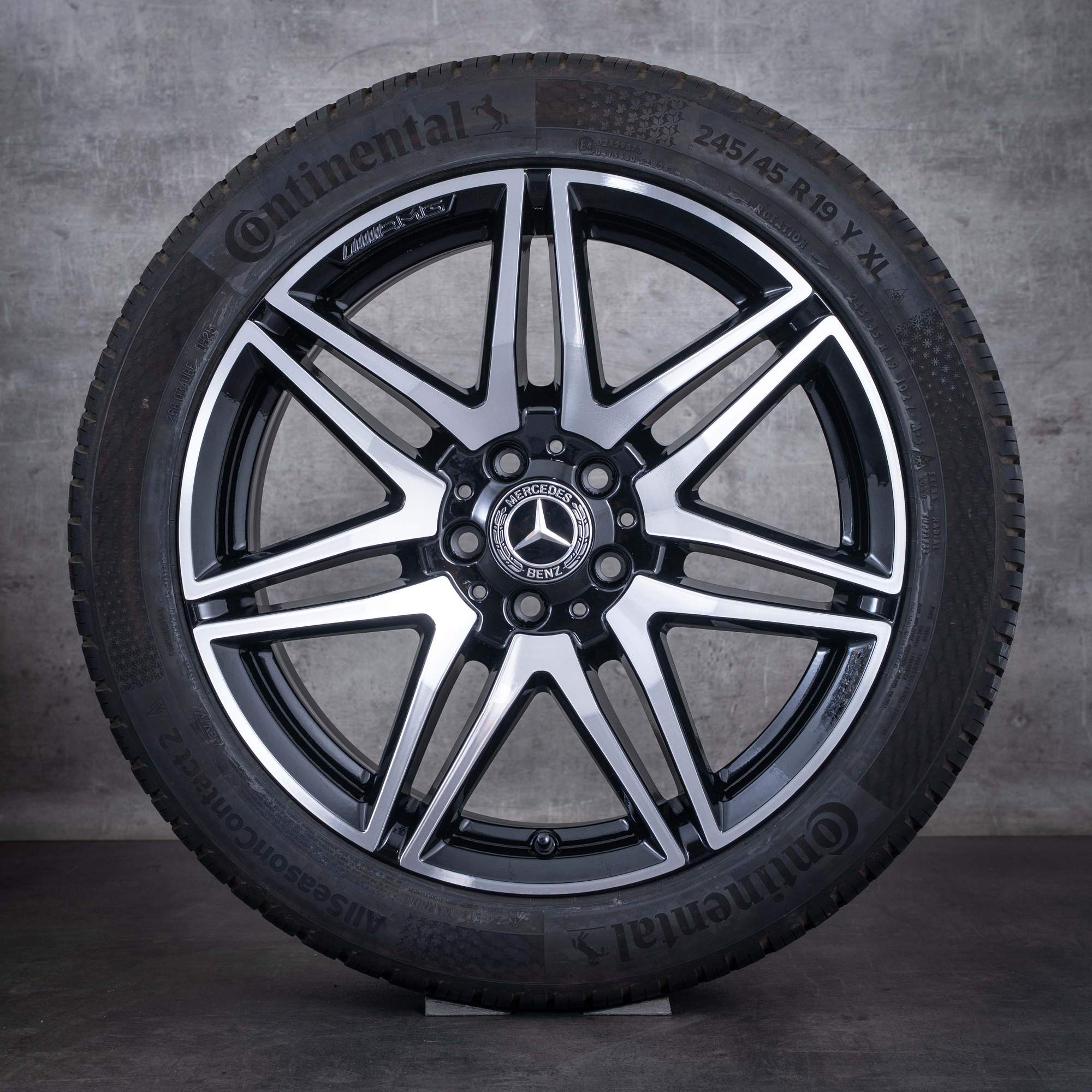 Original Mercedes-Benz V-Klass AMG sommarhjul 19 tum W447 A4474015100 svarta frontpolerad