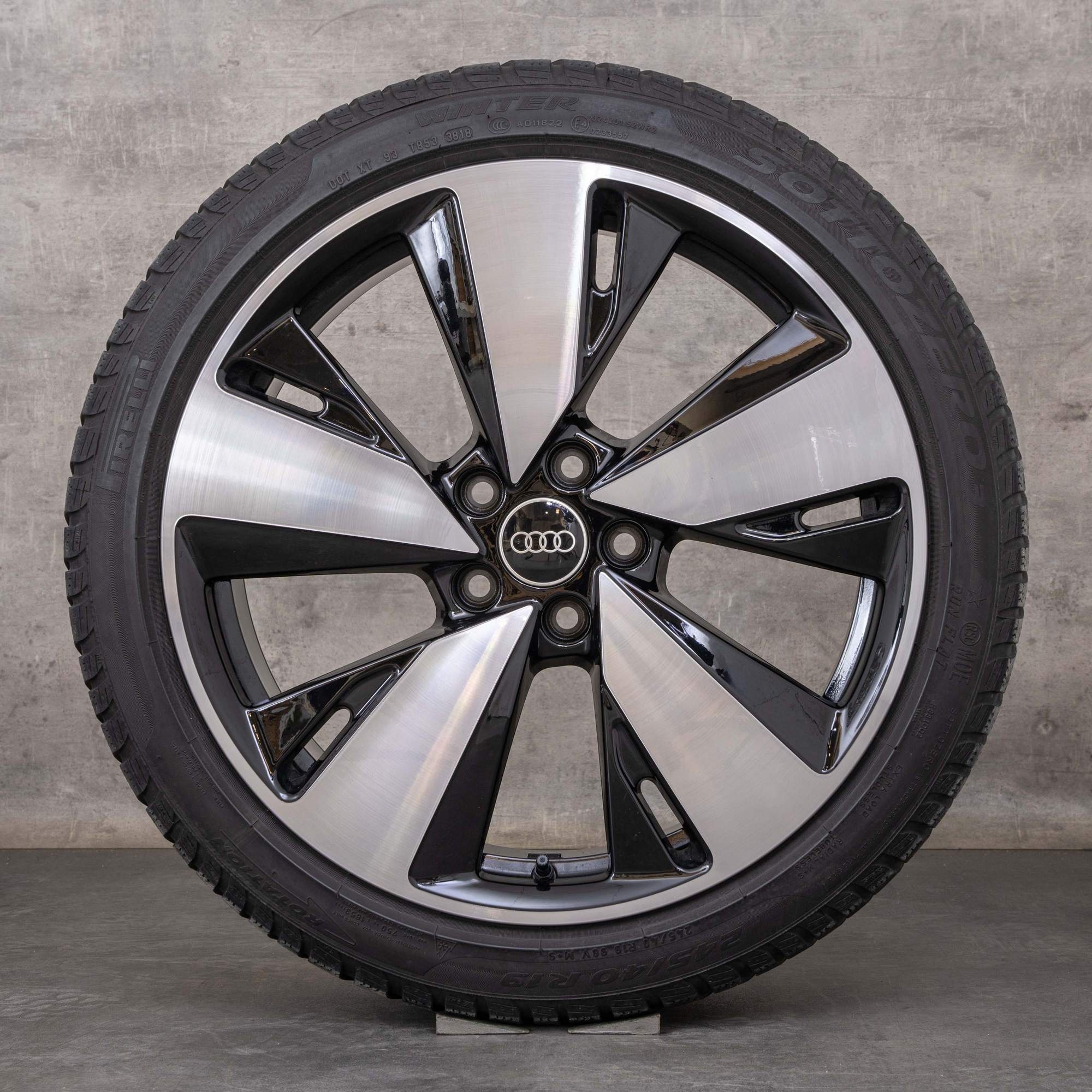 Oryginalne koła zimowe Audi A5 S5 19 cali felgi B10 8B3601025AR czarne polerowane toczone