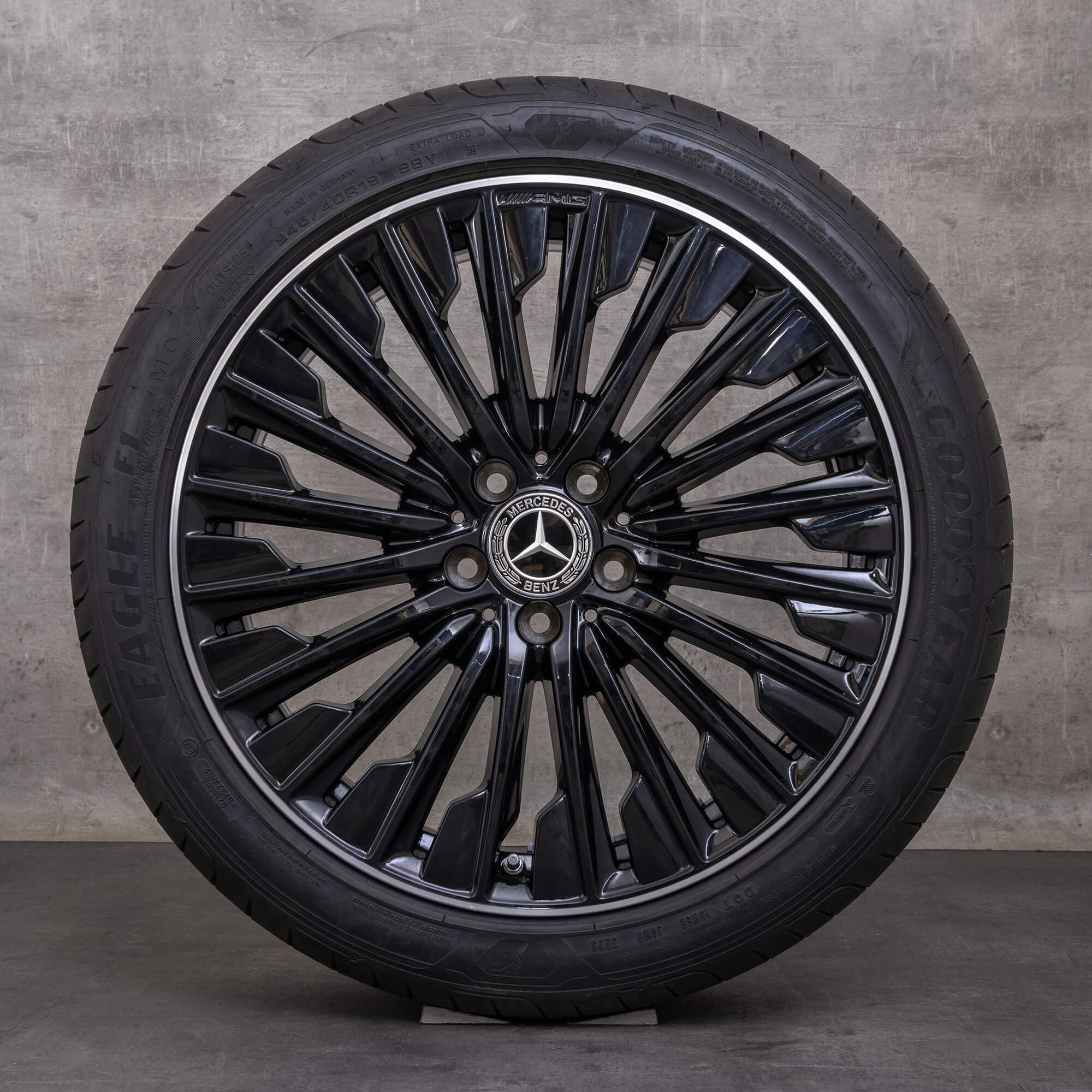 Alkuperäiset Mercedes Benz CLE AMG vanteet 19 tuuman C236 A236 kesäpyörät A2364011900 A2364012000 musta vante kiillotettu