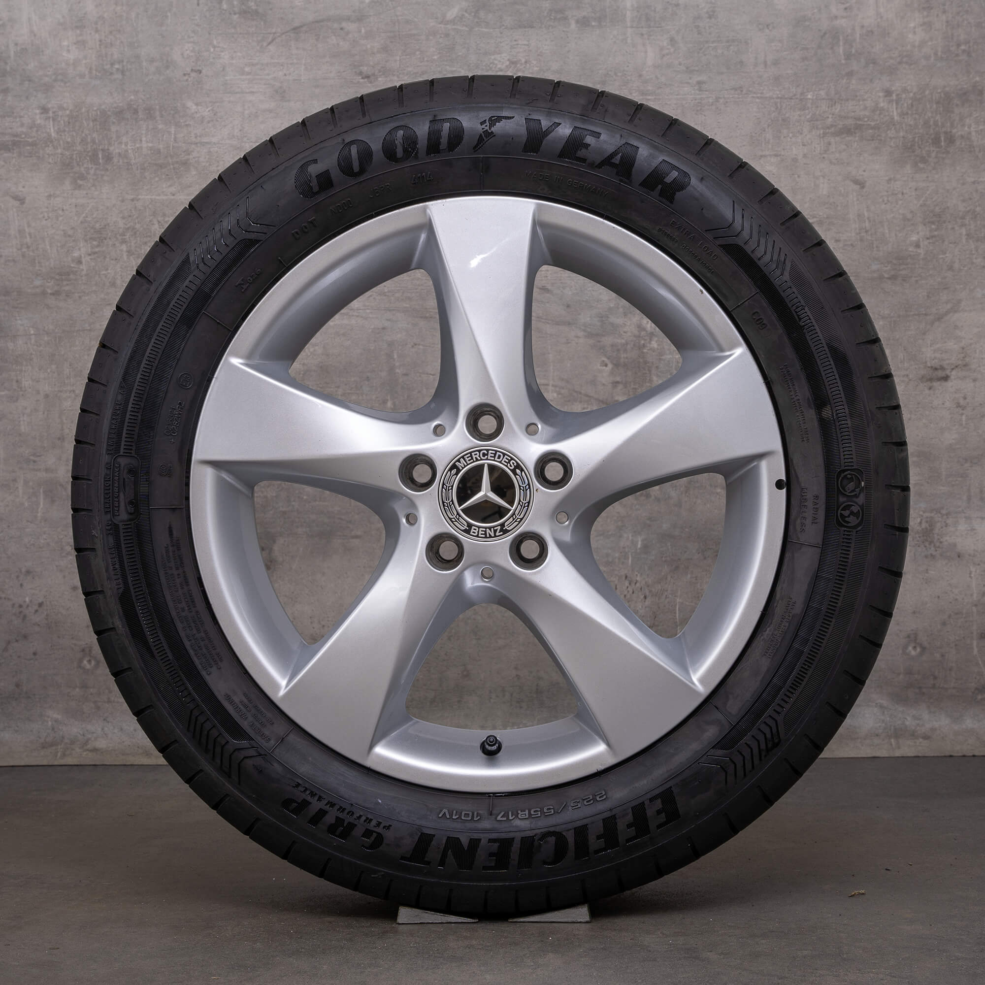 Originální letni alu kola Mercedes Benz třídy V 17 palců W447 Vito Viano A4474012200 stříbrná