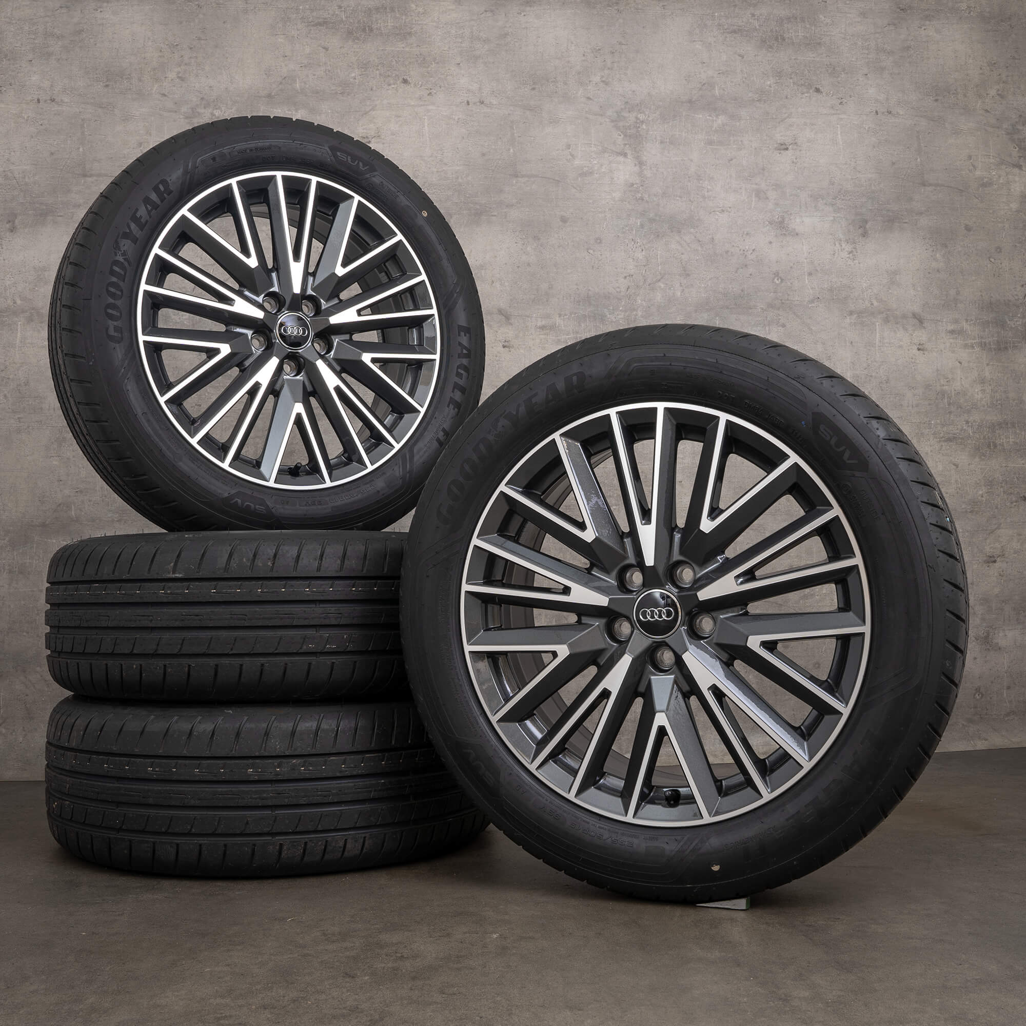 Originele Audi Q3 velgen 19 inch II F3 zomerwielen 83A601025L titanium gepolijst NIEUW
